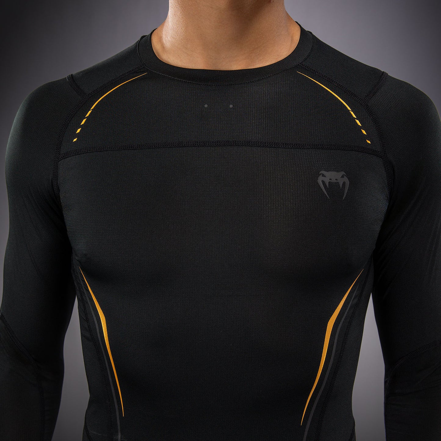 Venum G-Core Rashguard Manga Larga - Negro/Oro
