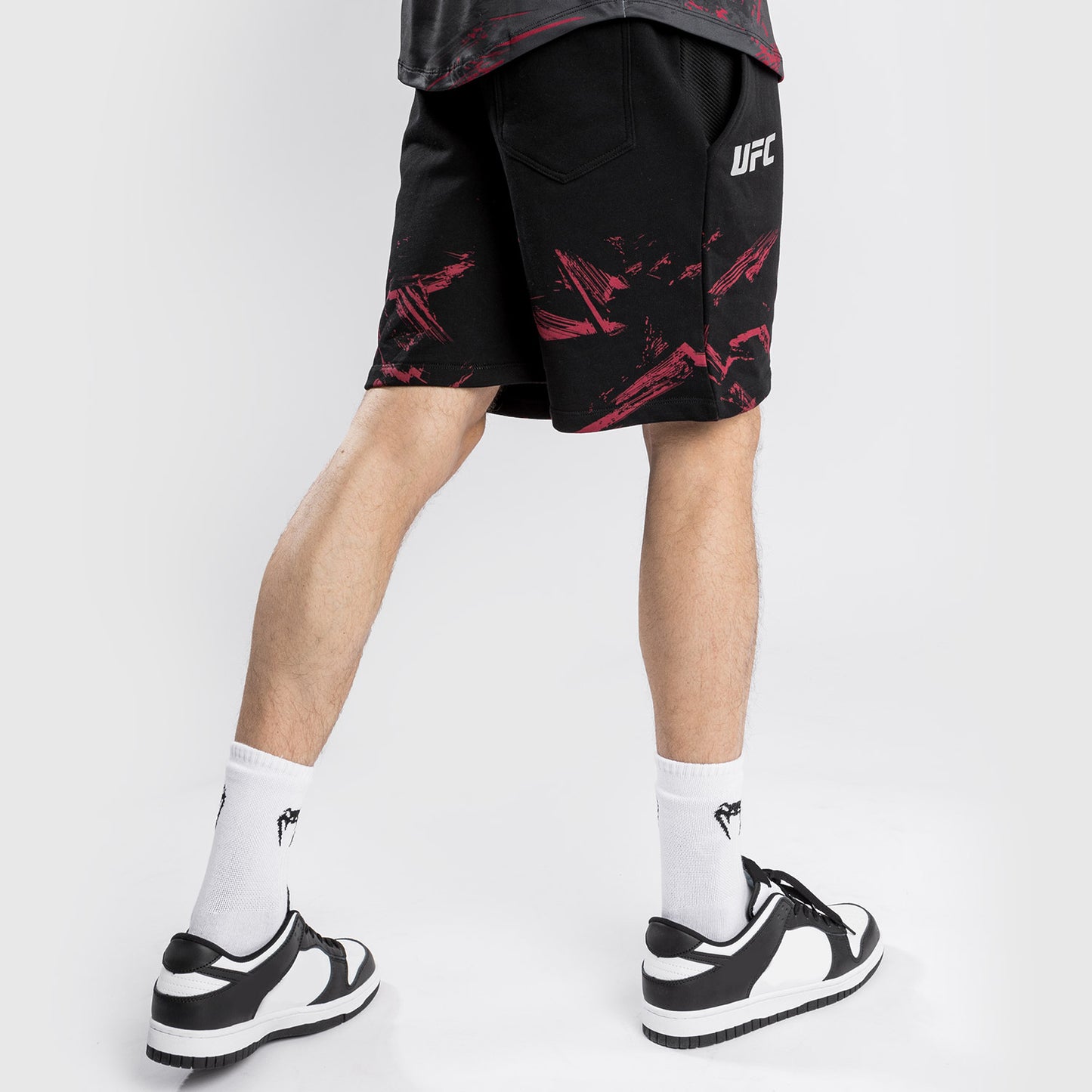 Venum UFC Authentic Fight Week Short 2.0 para Hombre – Negro/Rojo