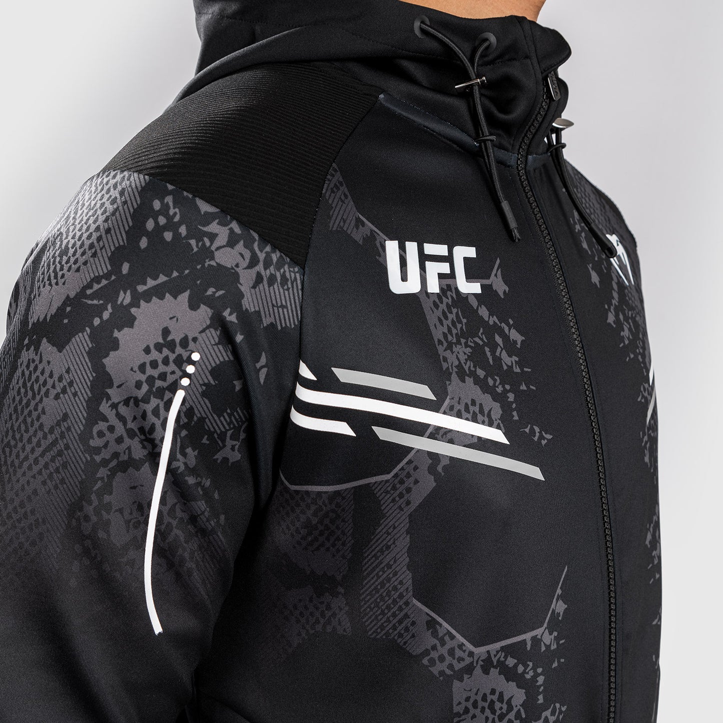 UFC Adrenaline by Venum Authentic Fight Night Sudadera con capucha Walkout para Hombre - Negra