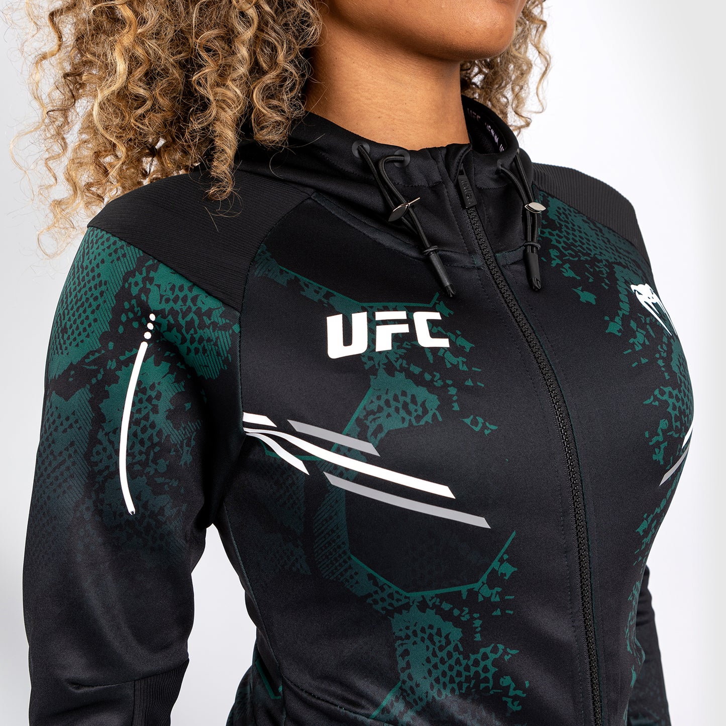 UFC Adrenaline by Venum Authentic Fight Night Sudadera con capucha Walkout para mujer - Emerald Edition - Verde/Negro