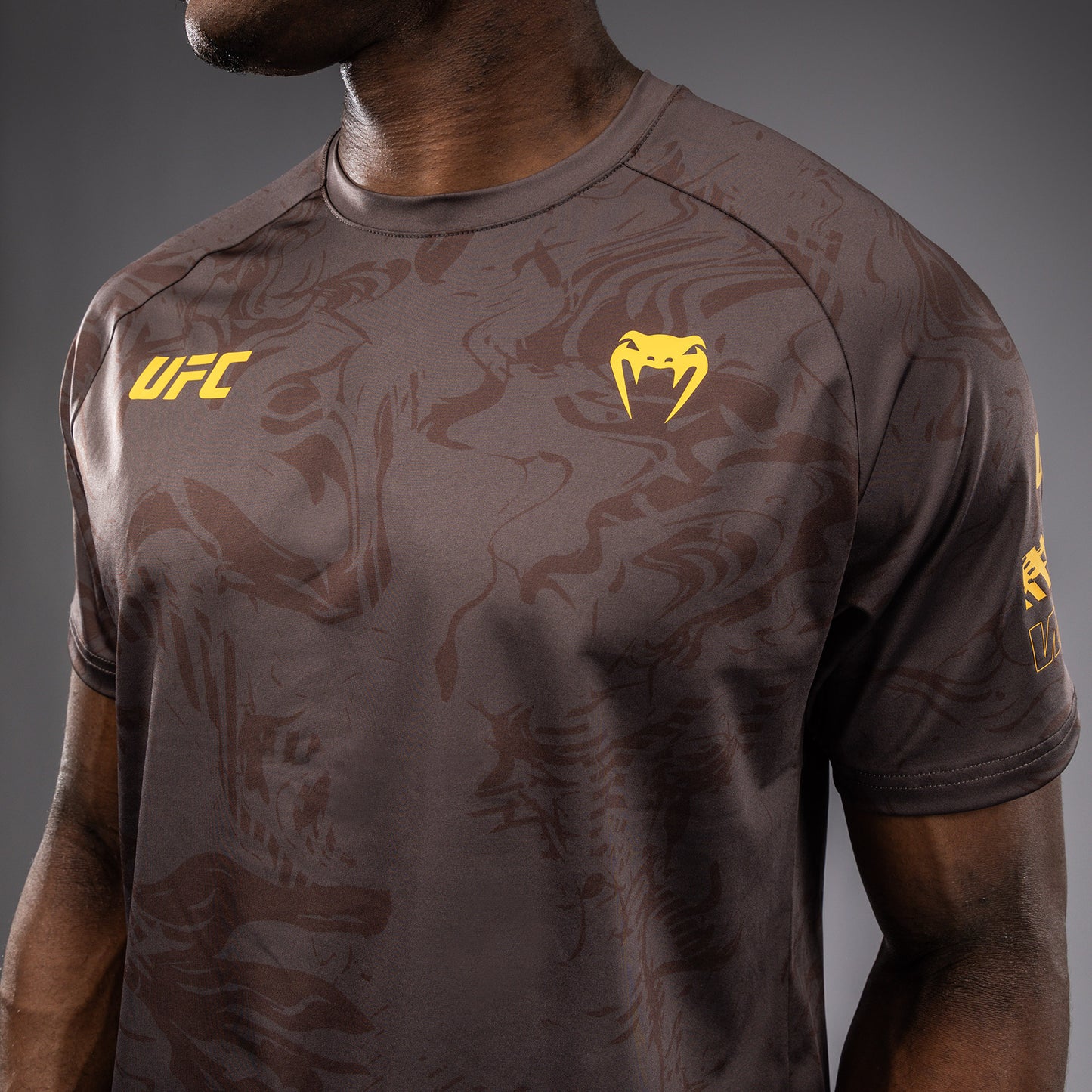 UFC Fusion by Venum Fight Week Camiseta Dry-Tech para Hombre - Marrón tierra