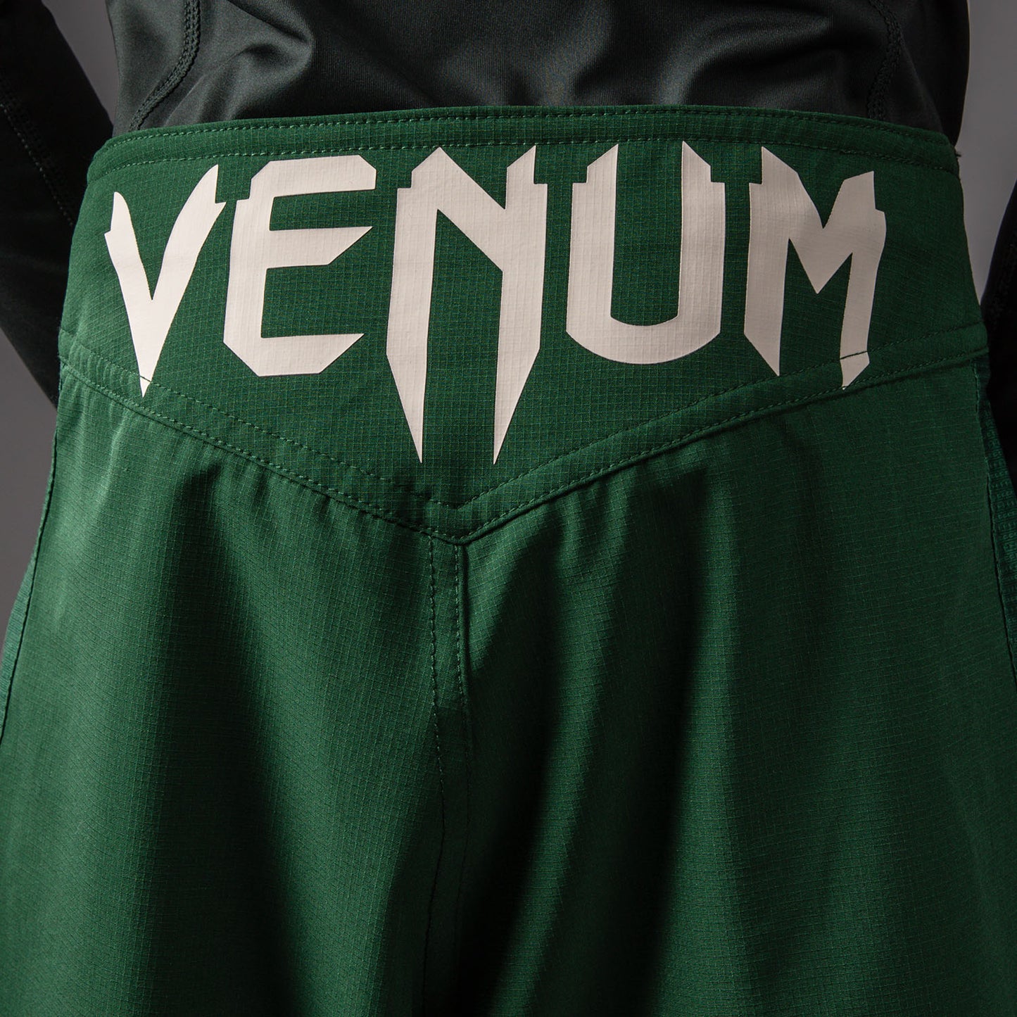 Venum Attack Fightshorts Niños - Verde Bosque/ Blanco Roto
