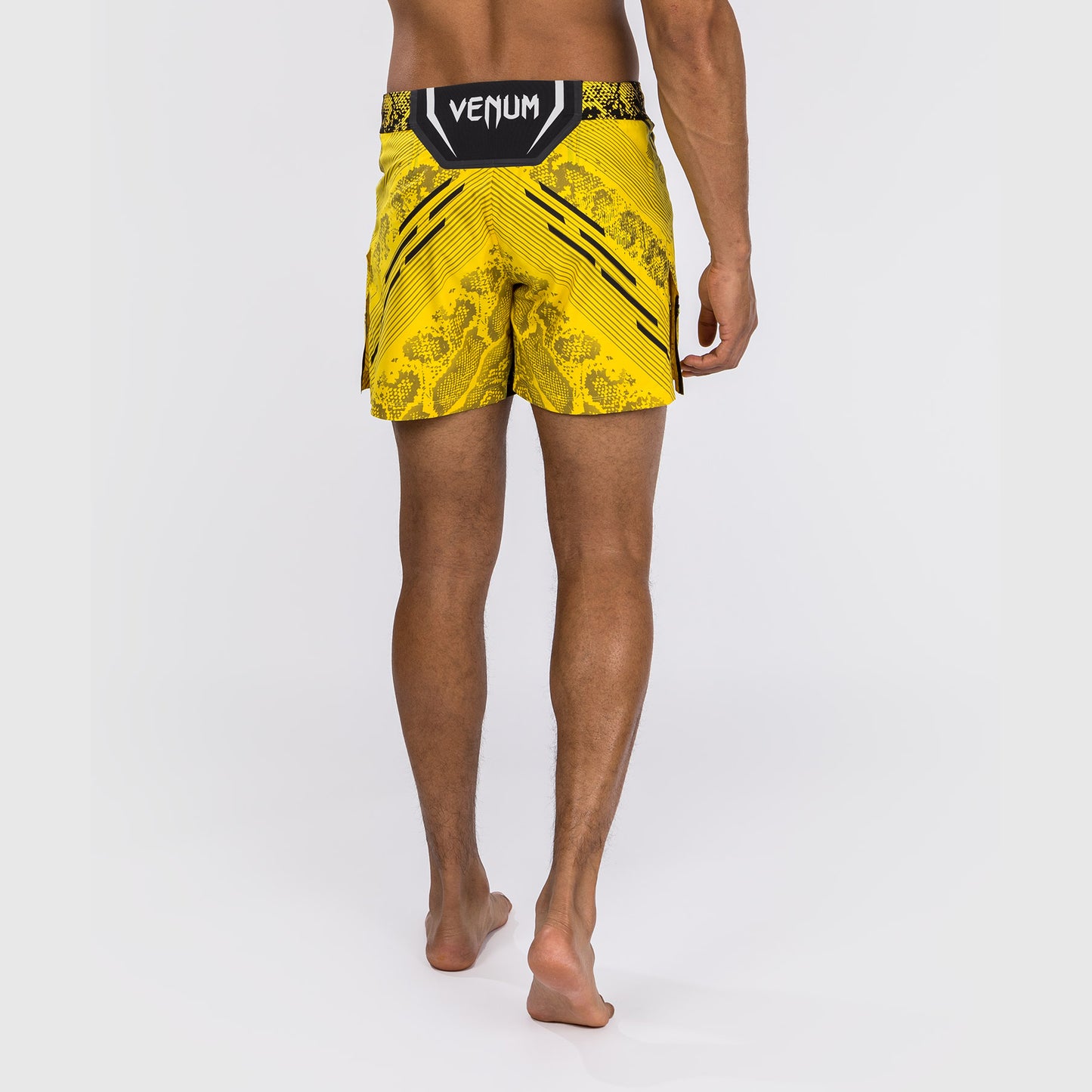 Pantalón Corto UFC Adrenaline by Venum Personalized Authentic Fight Night, Hombre - Corte Corto - Amarillo