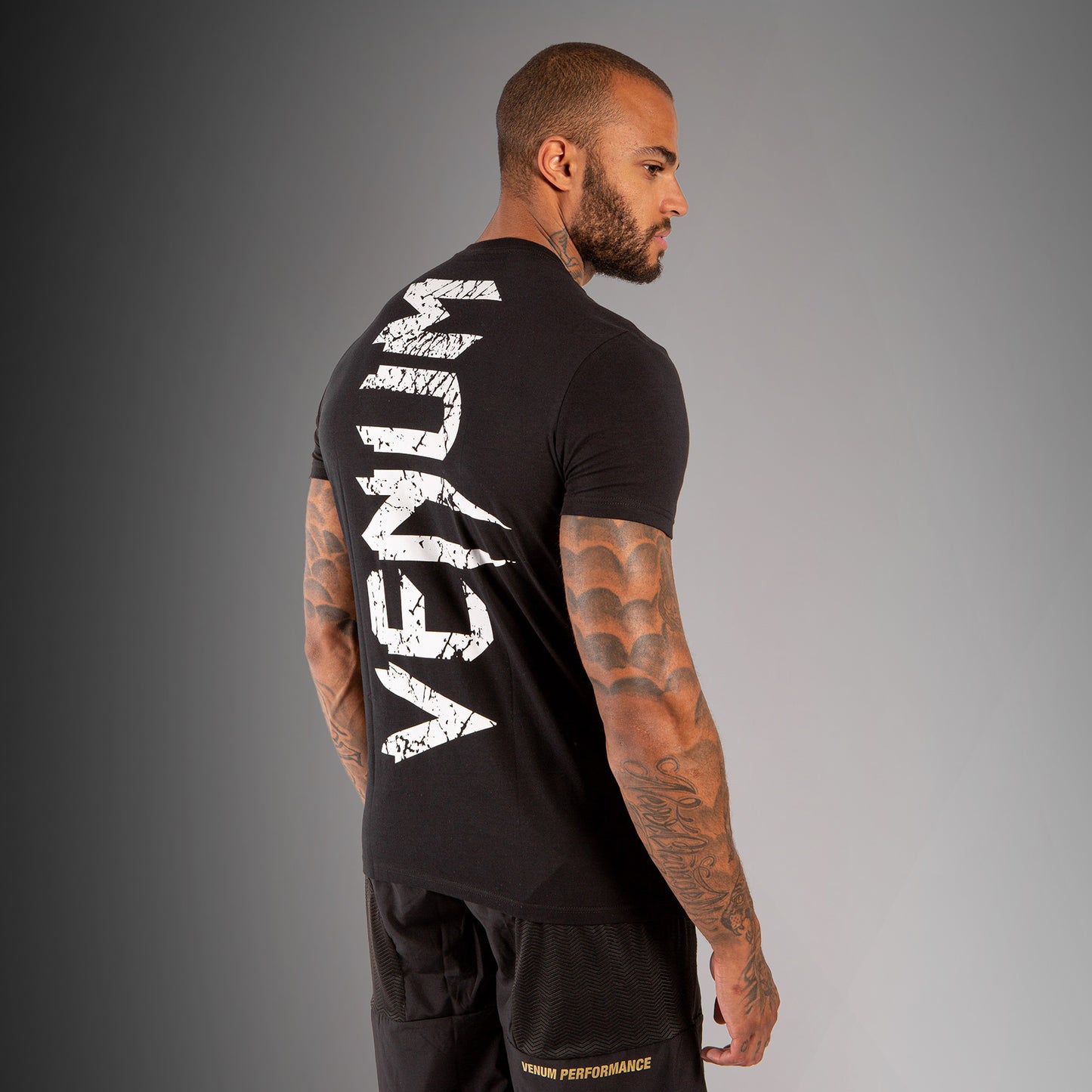 Camiseta Venum Giant - Negro