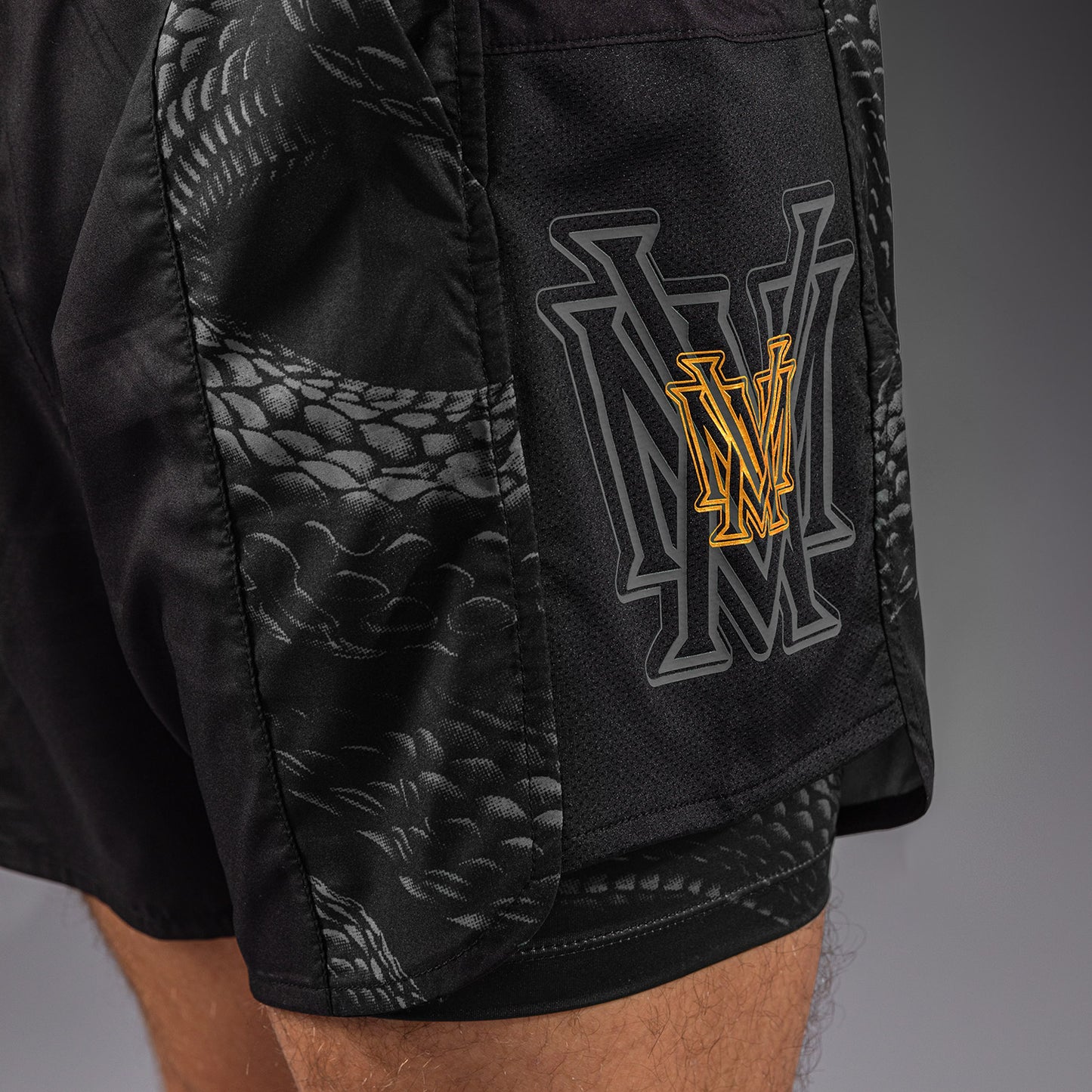 Venum Matupa Short de Entrenamiento - Negro/Gris/Oro