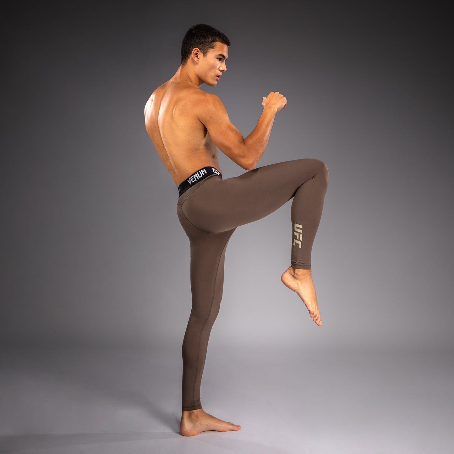 Venum UFC Unity by Venum Authentic Fight Week Pantalón de Compresión Técnico para Hombre - Marrón