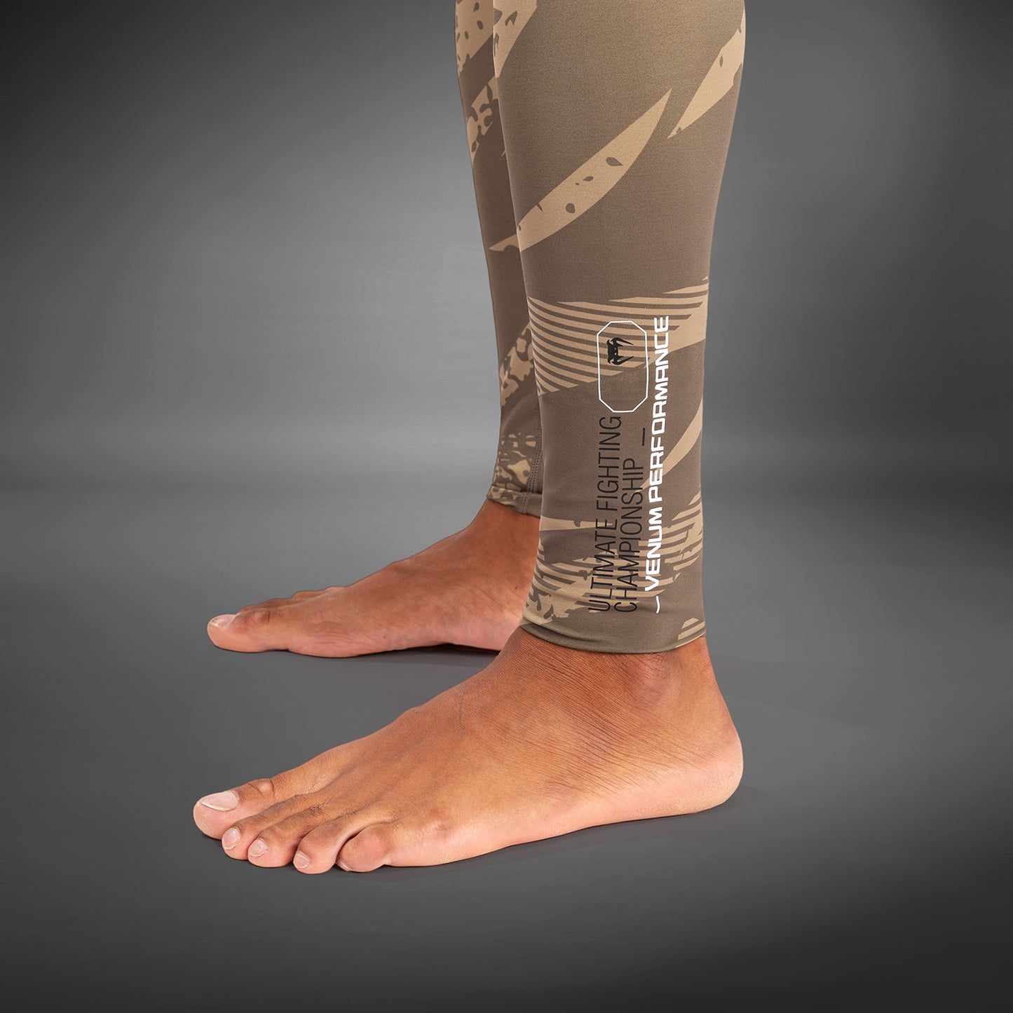 UFC Adrenaline By Venum Fight Week Performance Malla para Hombre - Desert Camo