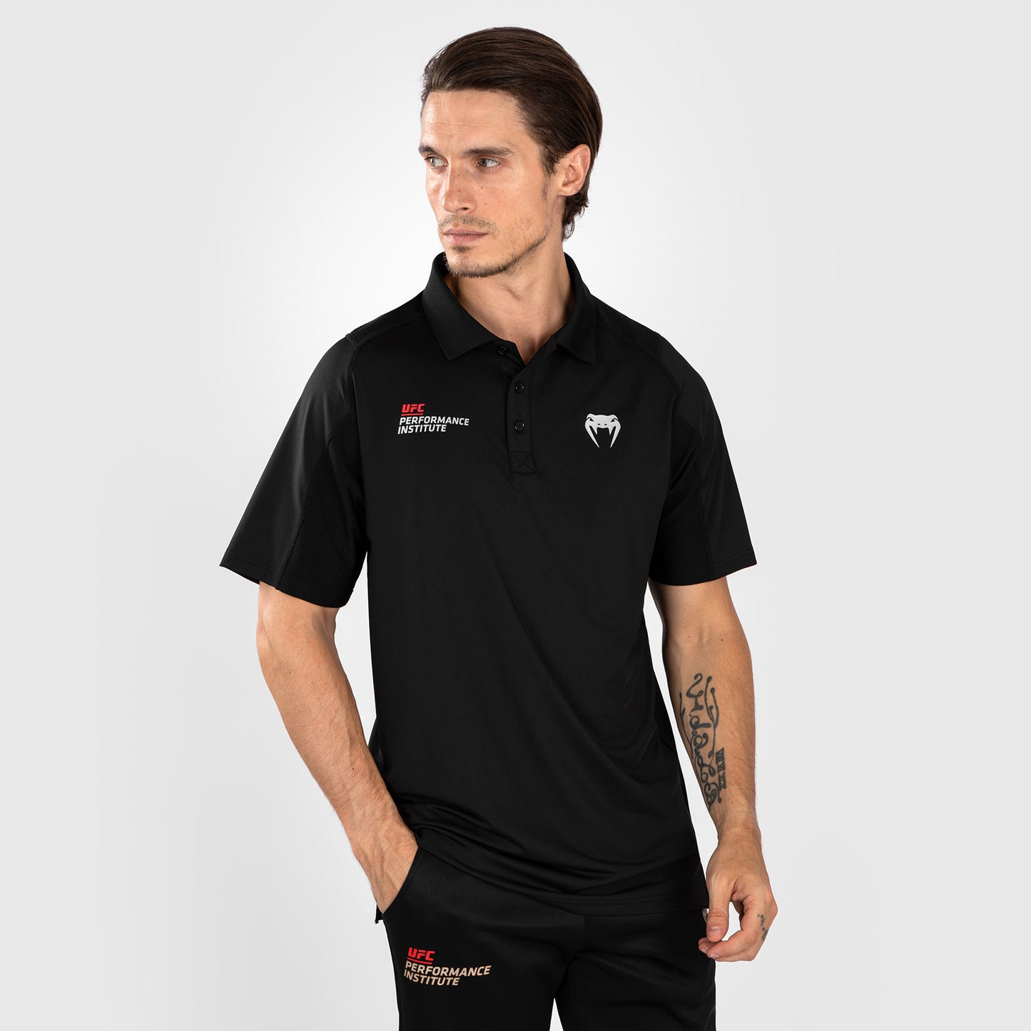UFC Venum Performance Institute 2.0 Polo para Hombre - Negro/Rojo