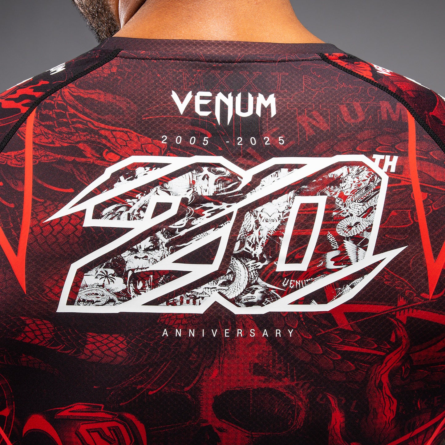 Venum 20th Anniversary Rashguard Manga Corta - Negro/Rojo