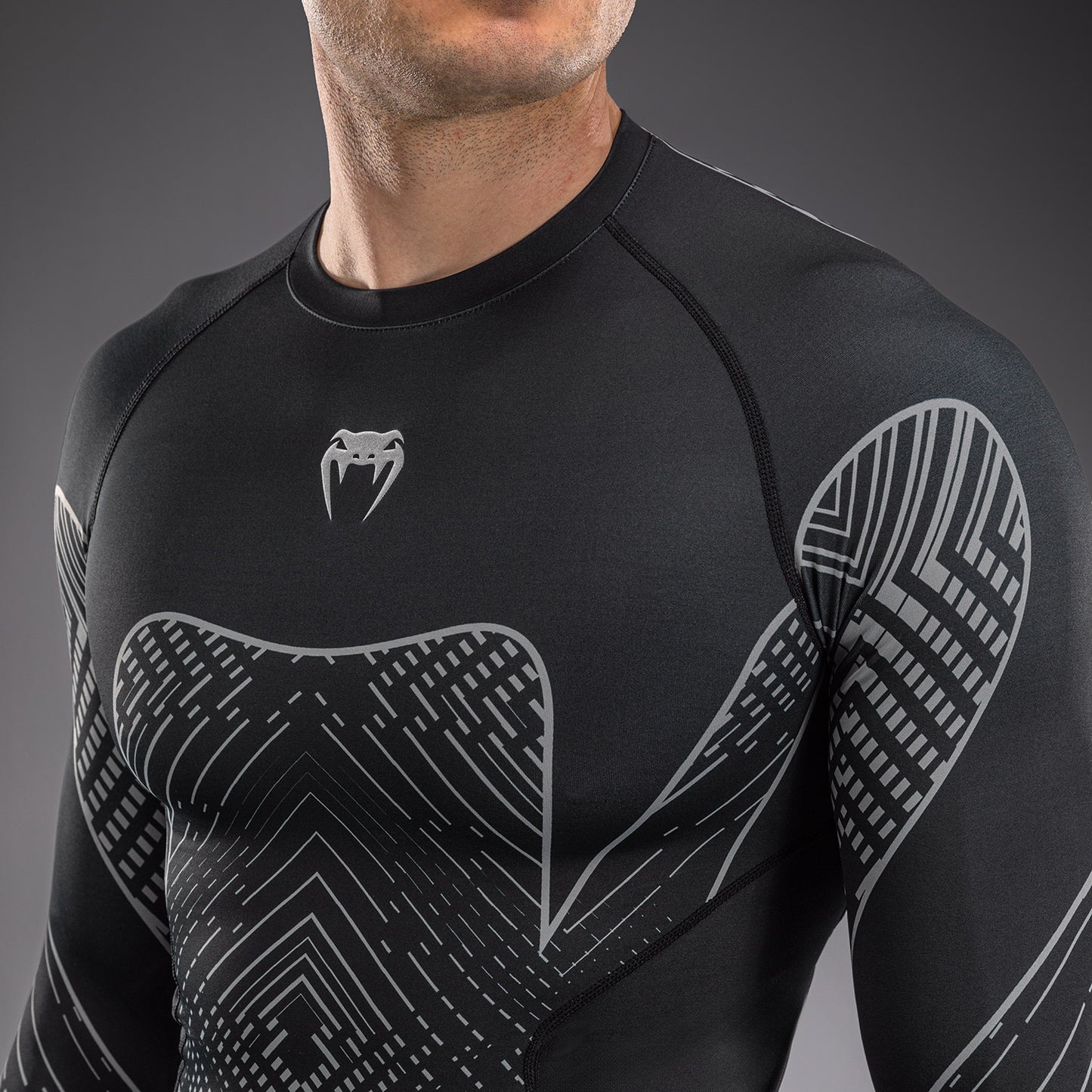 Venum Midnight Fury Rashguard Manga Larga – Negro/Gris/Plata