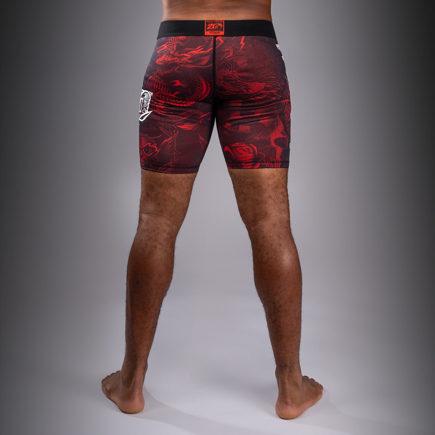 Venum 20th Anniversary Short de Compresión - Negro/Rojo