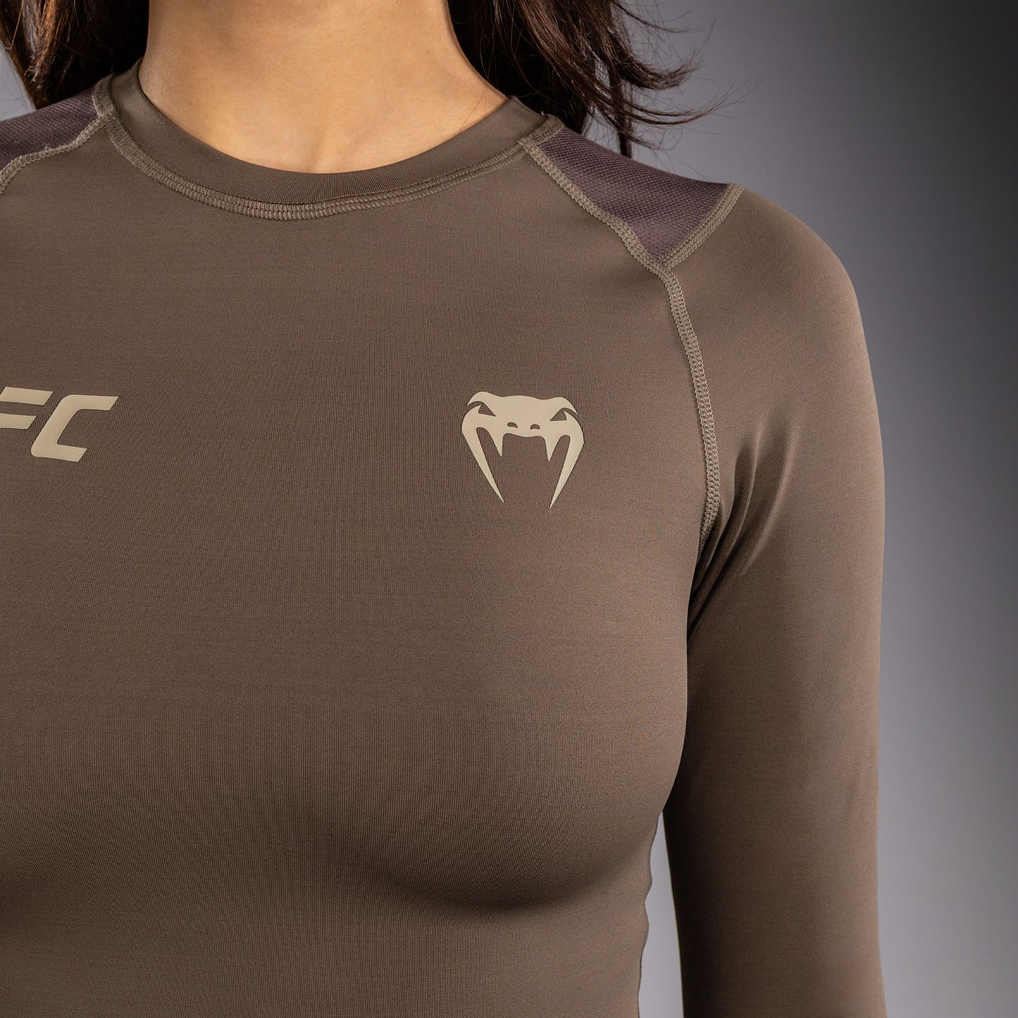 Venum UFC Unity by Venum Authentic Fight Week Rashguard Técnico de Manga Larga para Mujer - Marrón