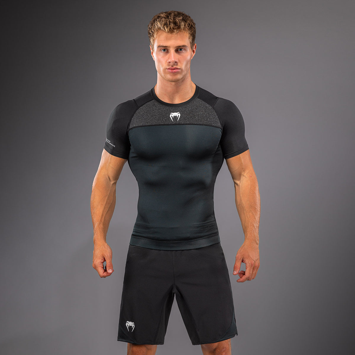 Venum G-Fit Scale Rashguard de manga corta - Negro