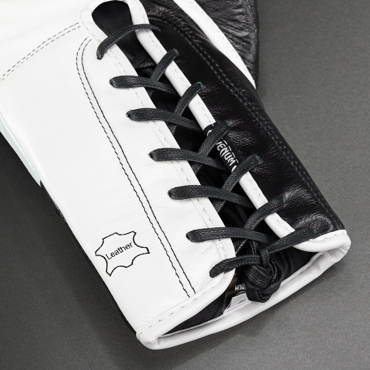 Guantes de boxeo Venum Shield Pro con cordones - Negro/Blanco