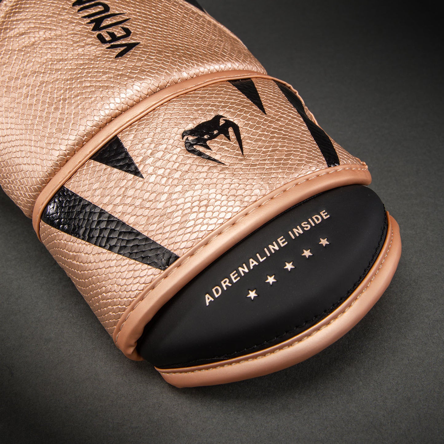 Venum Challenger 4.0 Scales Guantes de Boxeo – Rosa Nácar/Negro