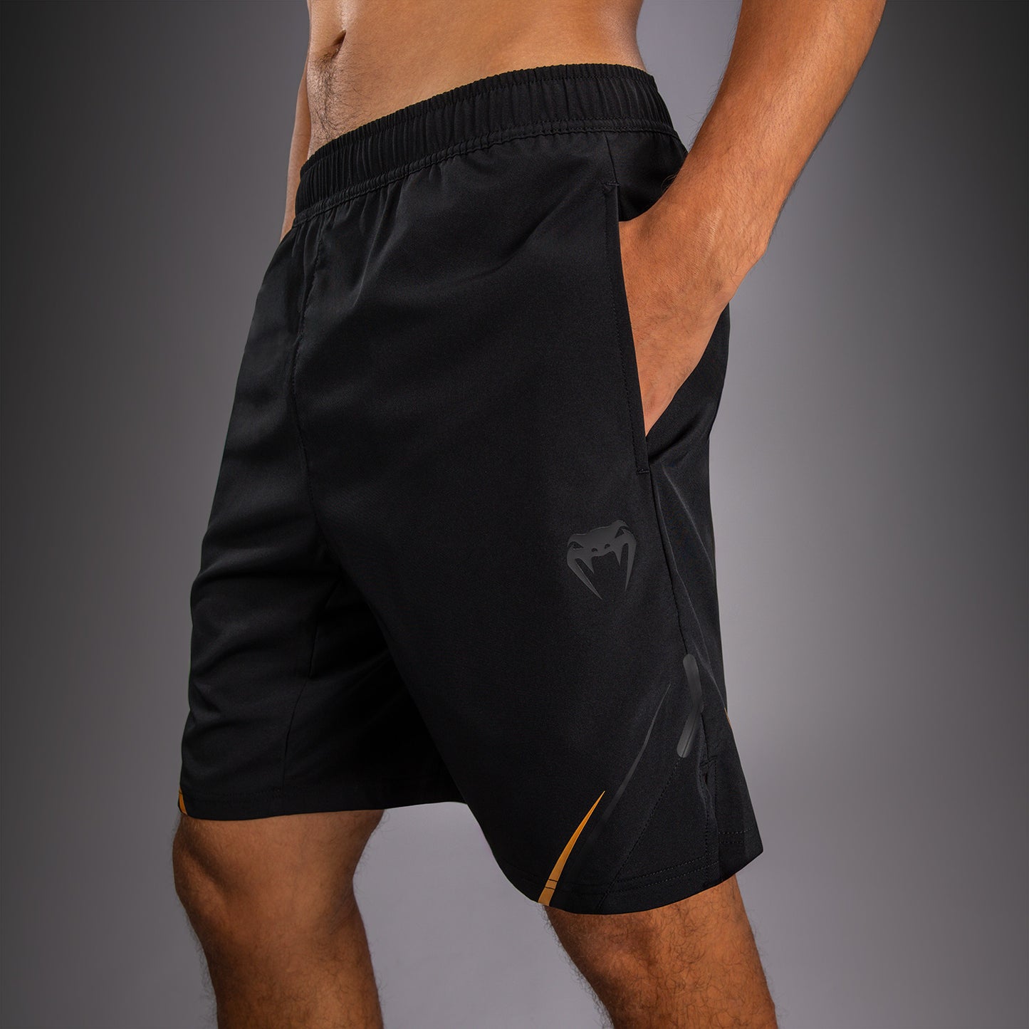 Venum G-Core Pantalón Corto de Entrenamiento - Negro/Oro
