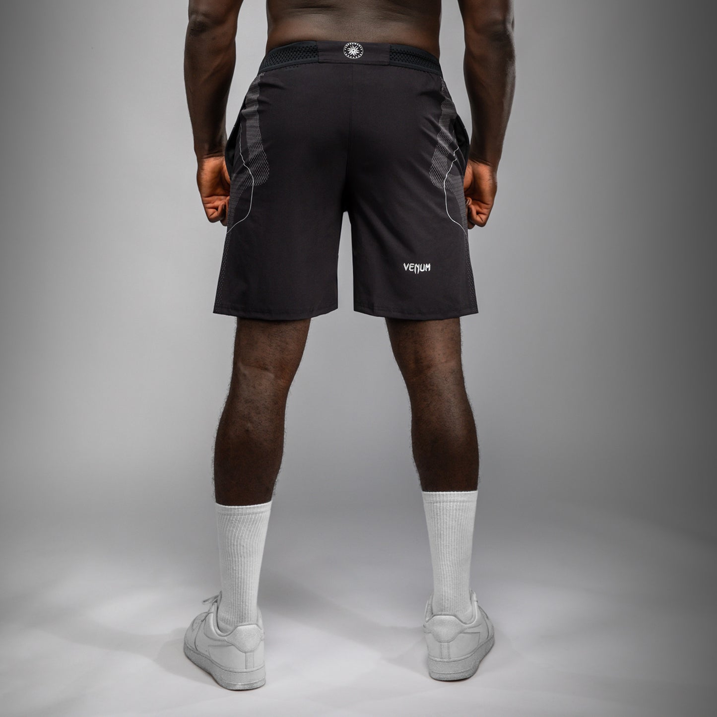 Venum Nexus Pantalones Cortos de Entrenamiento – Negro/Plata