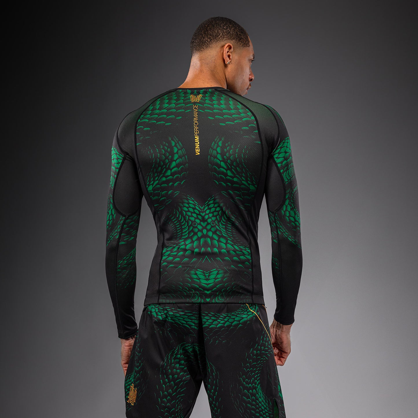Venum Matupa Rashguard Manga Larga - Negro/Verde/Oro