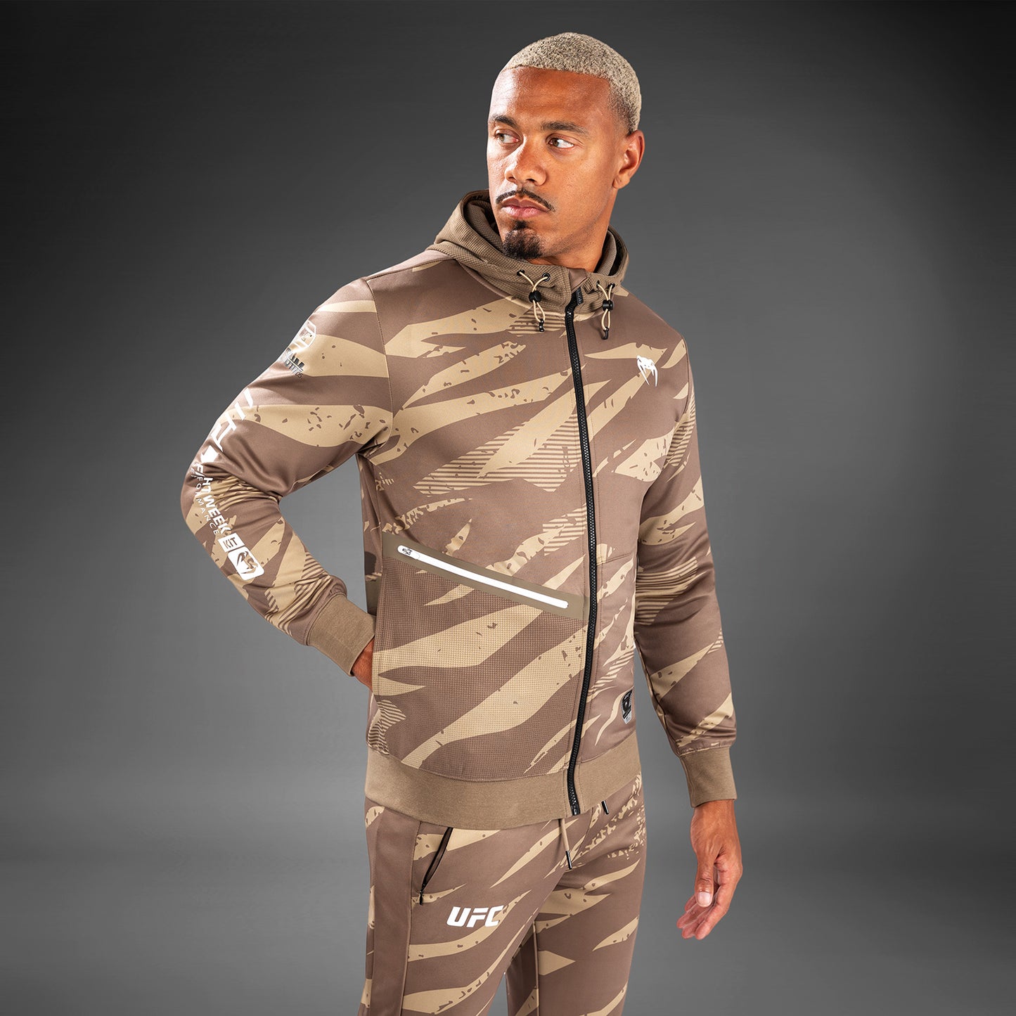 UFC Adrenaline By Venum Fight Week Sudadera Con Capucha para Hombre - Desert Camo
