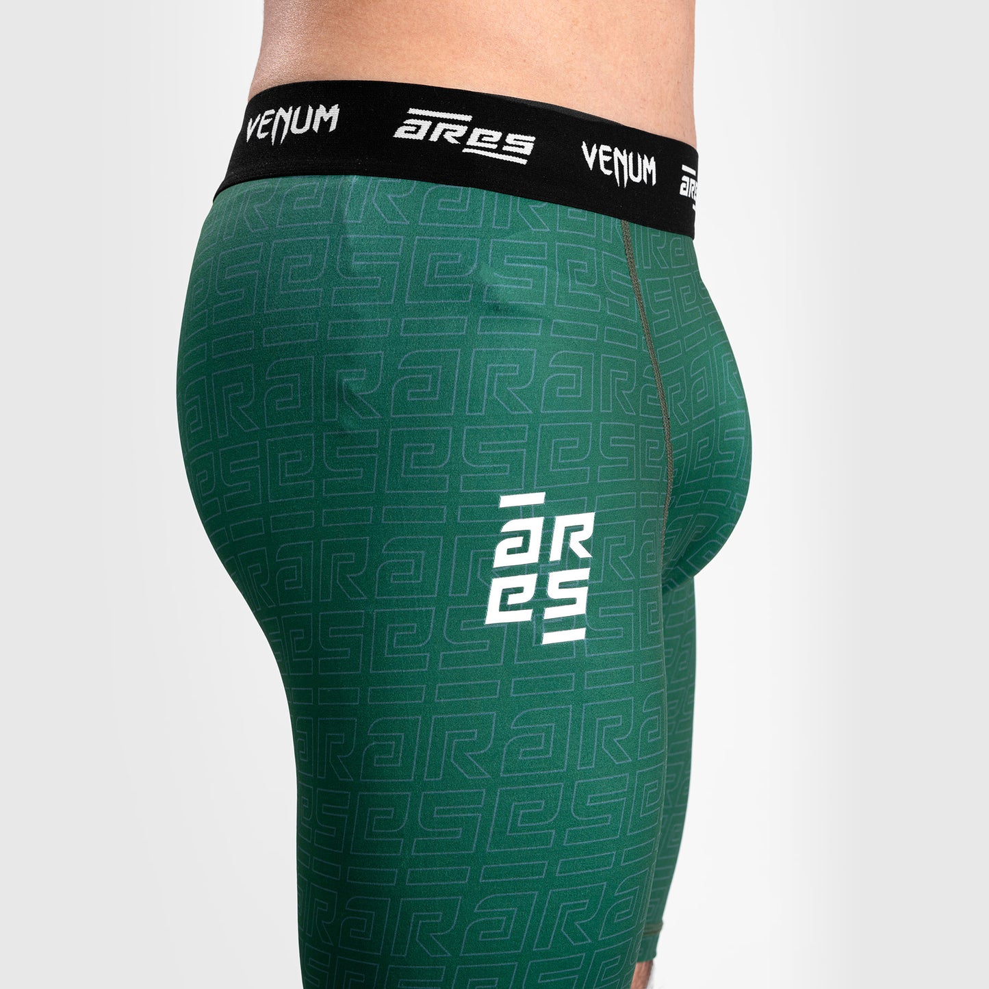 Venum x Ares 2.0 Short de compresión - Caqui