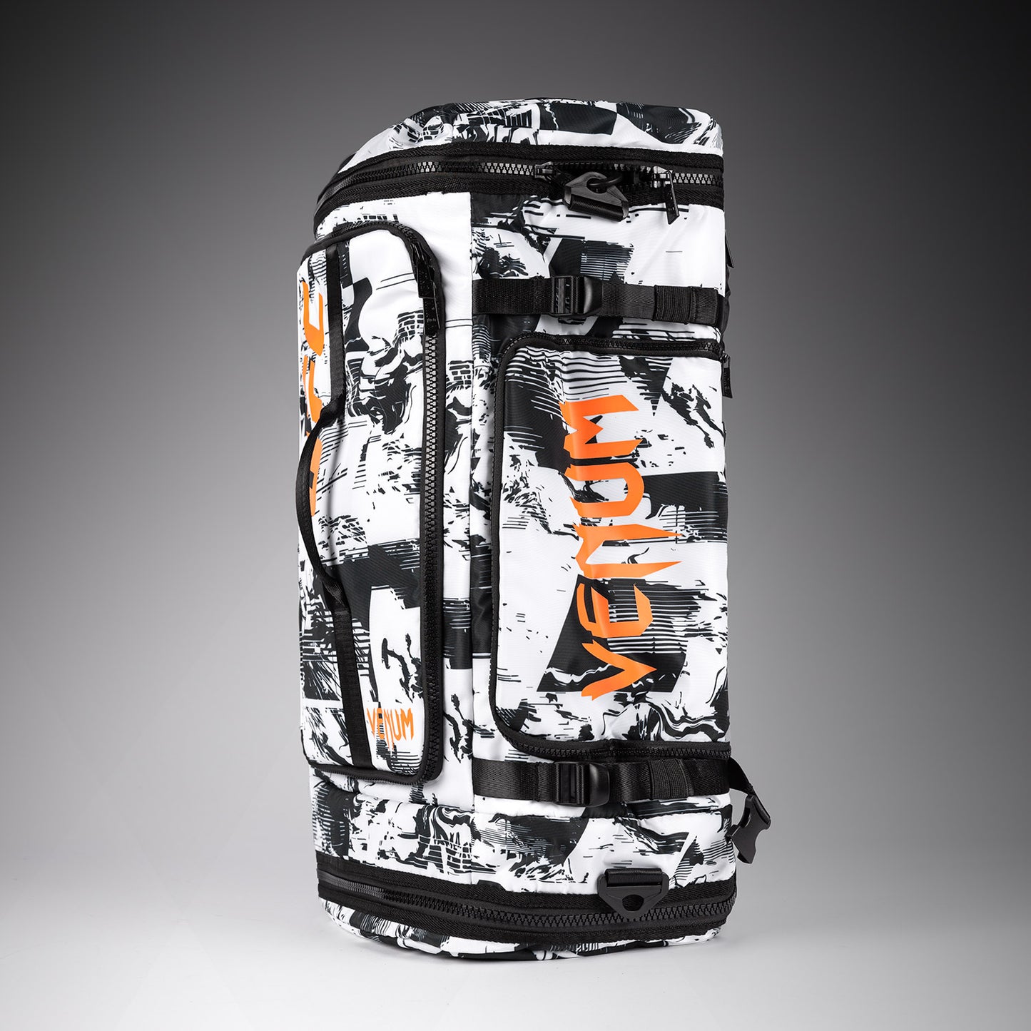 UFC Zenith by Venum Authentic Fight Week Bolsa de deporte - Blanca