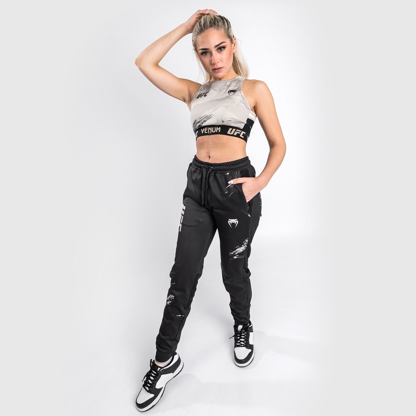 UFC Venum Authentic Fight Week 2.0 Jogging para Mujer – Negro/Arena