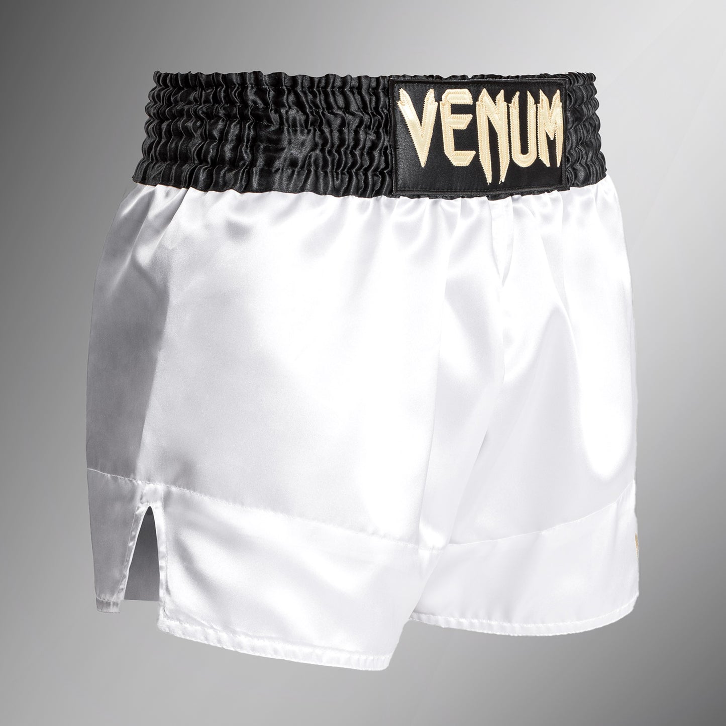 Venum Classic Muay Thai Shorts - Negro/Blanco/Oro