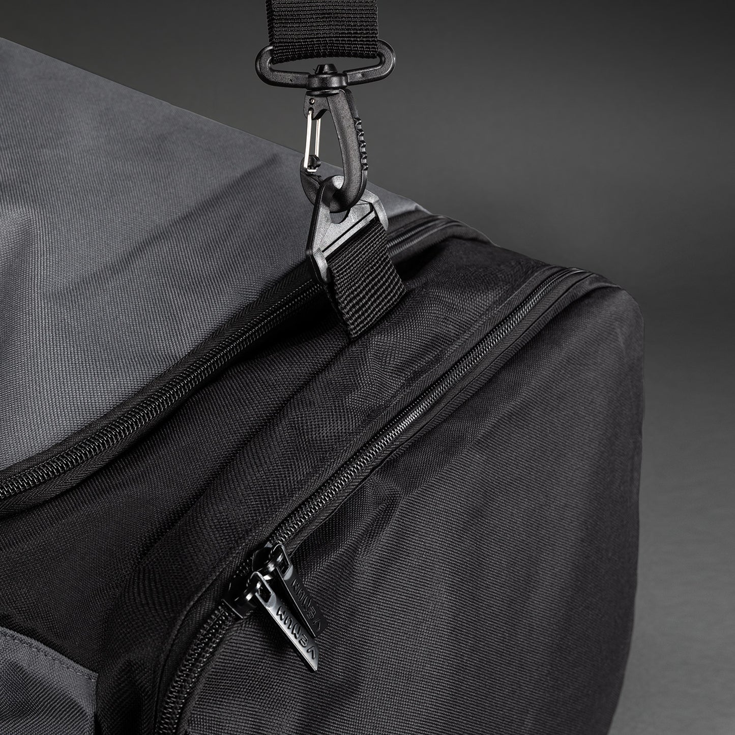 Venum Essential Bolsa de Deporte (61 L) - Gris/Negro