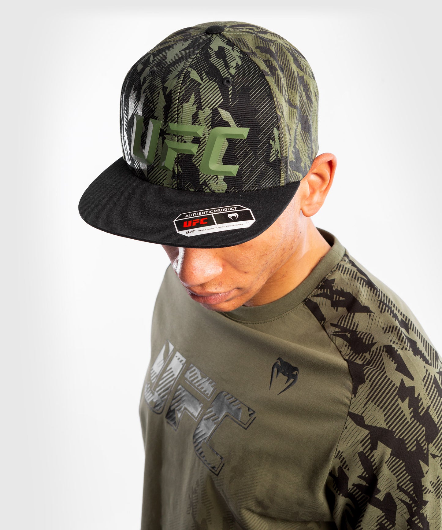 Camiseta De Algodón Manga Larga Para Hombre UFC Venum Authentic Fight Week - Caqui