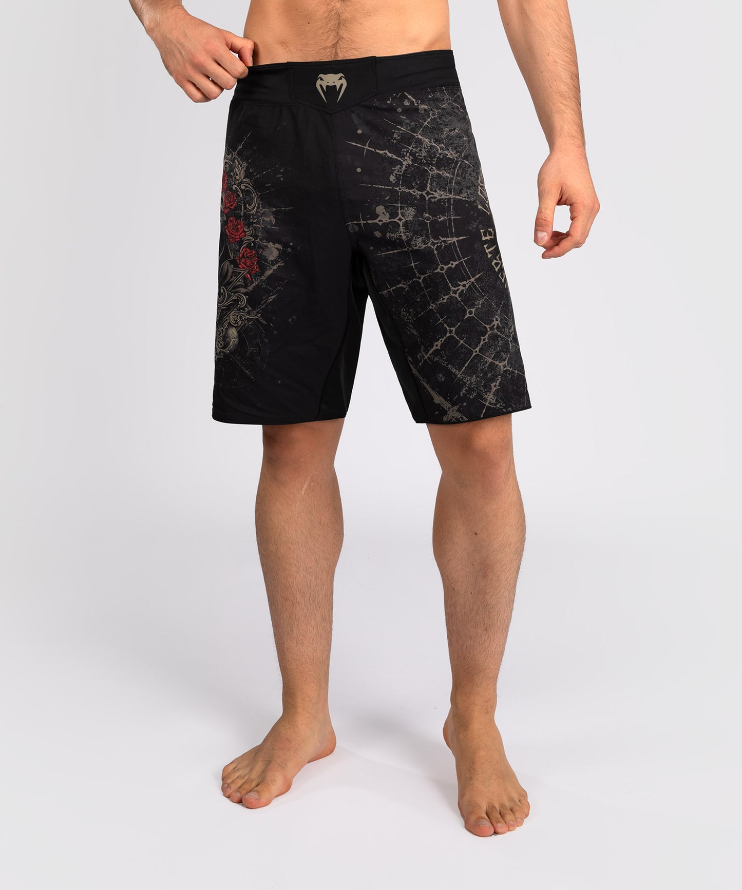 Venum Santa Muerte 5.0 Pantalones Cortos de Combate para Hombre - Negro Profundo/Oro