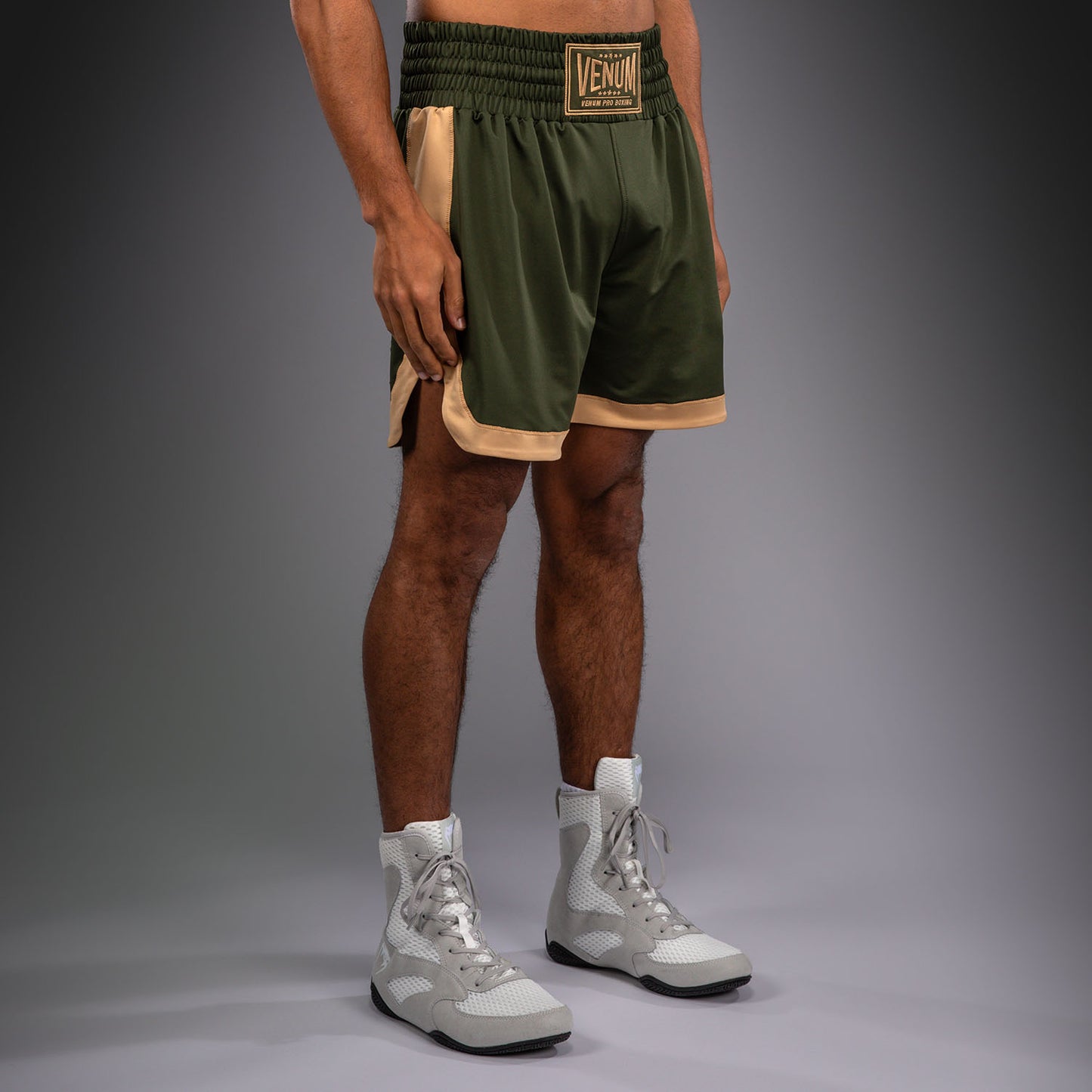 Venum Classic Short de Boxeo - Verde Militar/Arena
