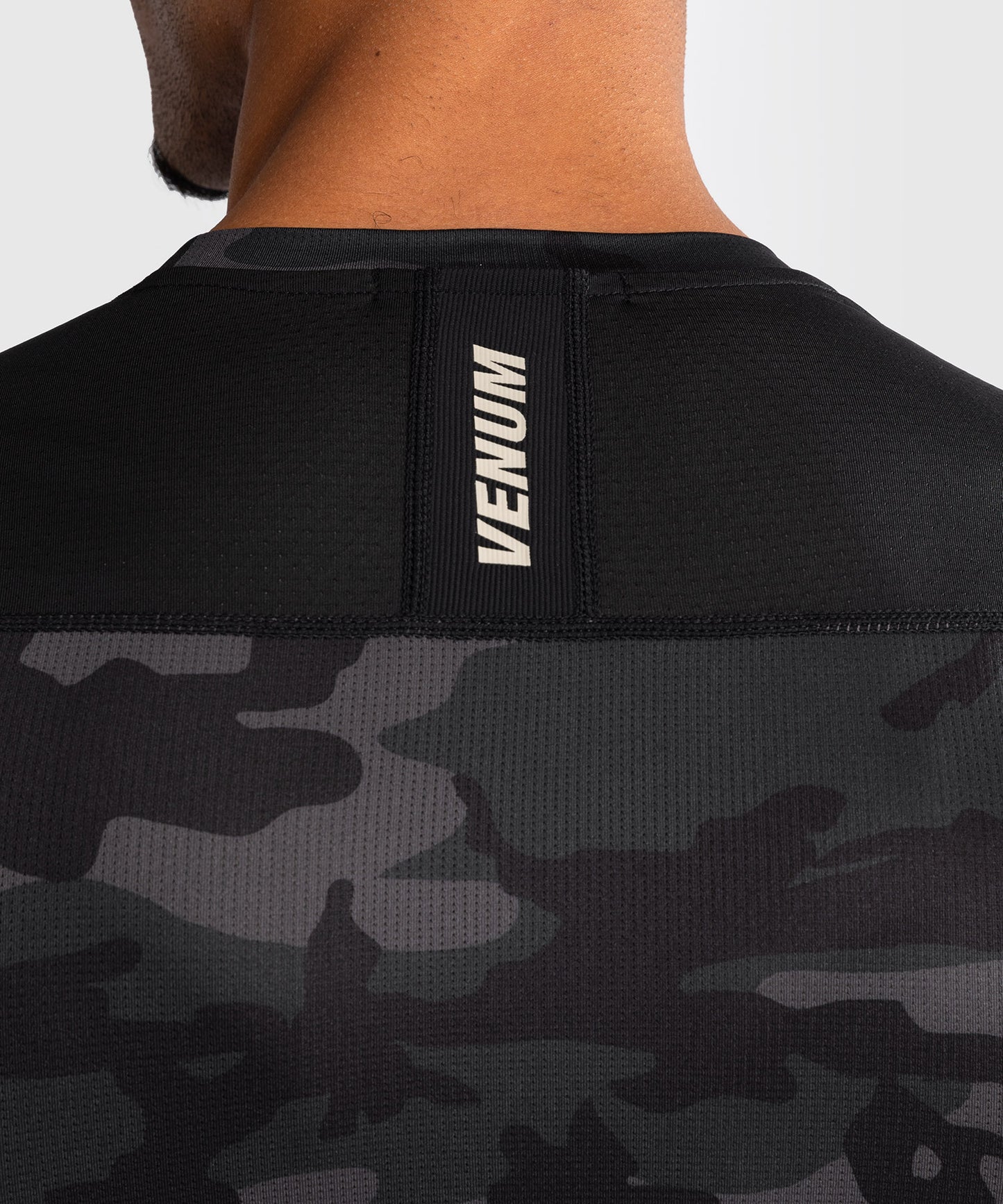 Venum G-Fit Air Rashguard de Manga Larga para Hombre - Camuflaje Urbano Digital