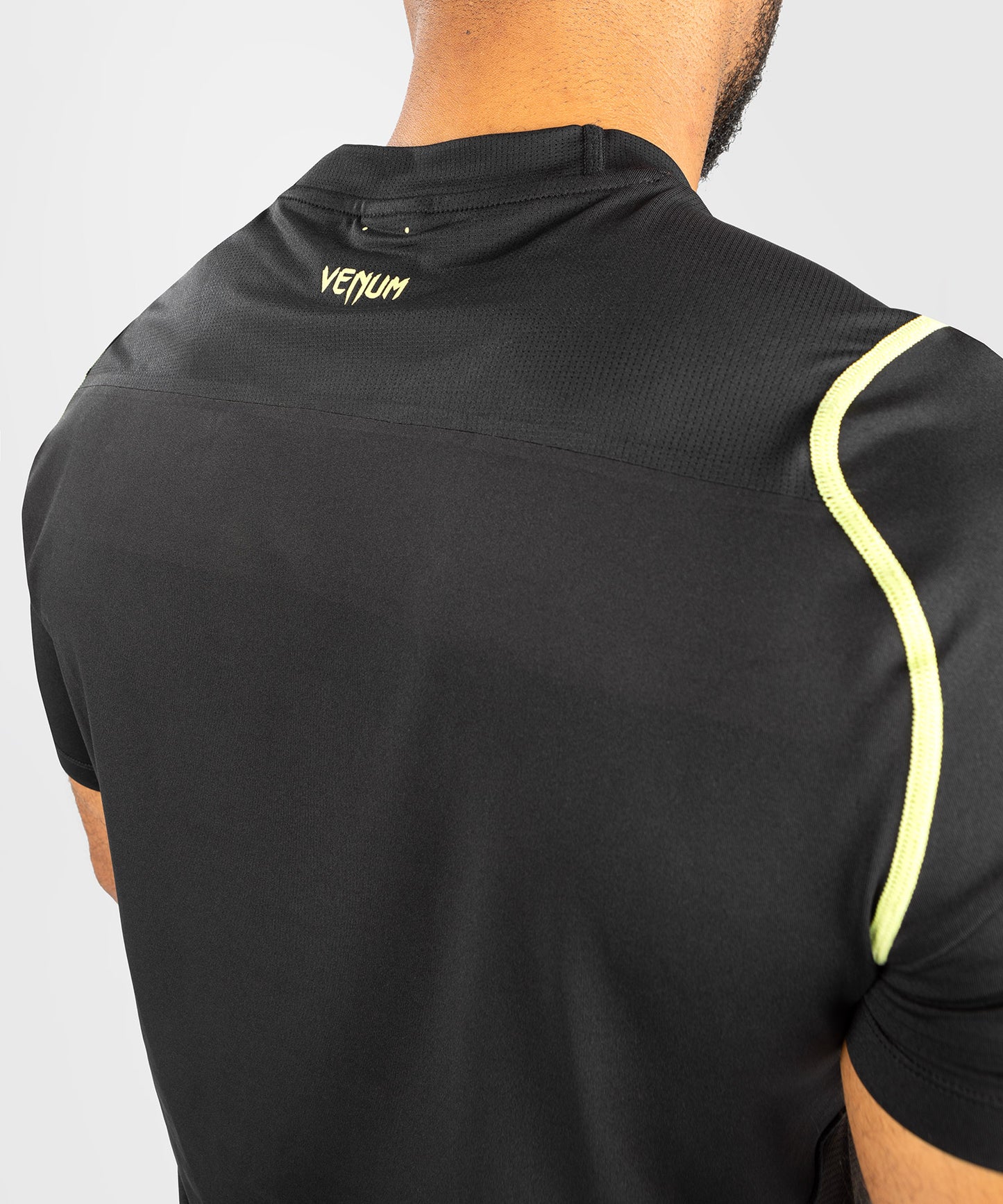 Venum Fusion 2.0  Camiseta Dry Tech Hombre - Negra/Amarilla