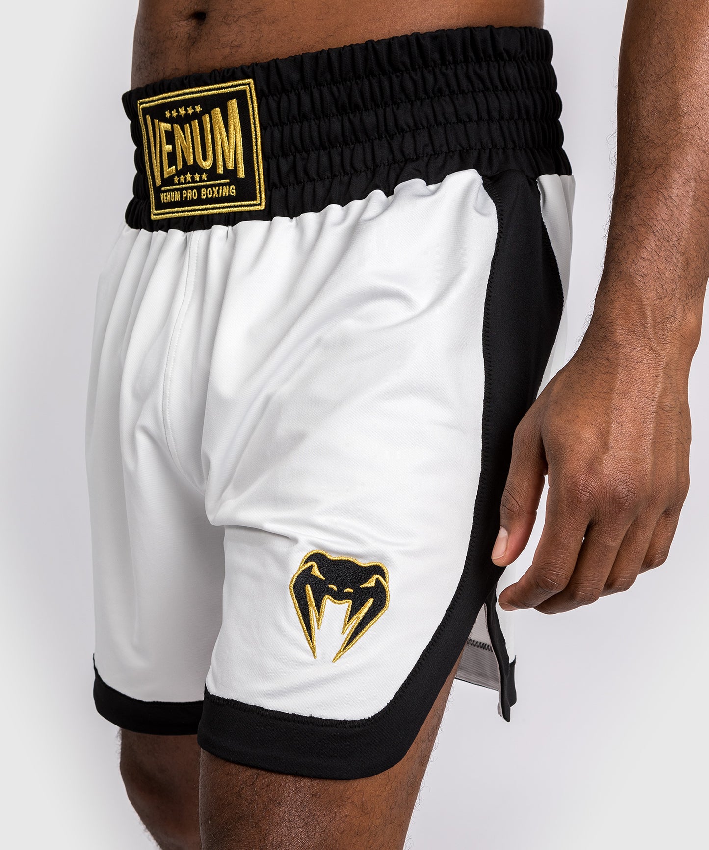 Venum Classic Boxing Shorts - Blanco/Negro