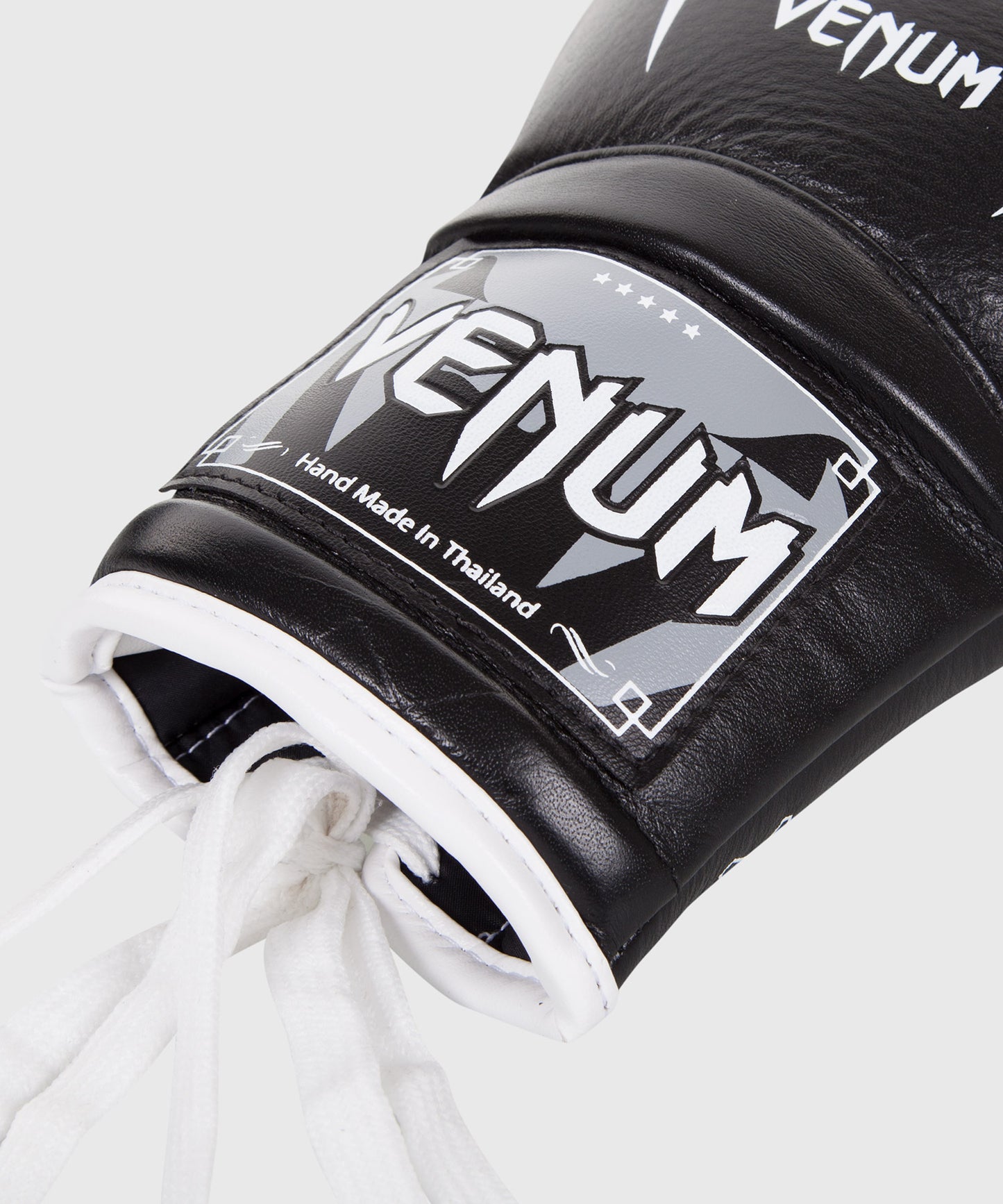 Guantes de Boxeo Venum Giant 3.0 - Cuero Nappa - Con cordones - Negro