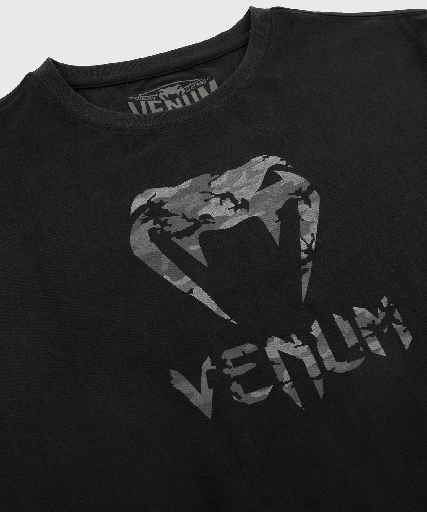 Camiseta Venum Classic - Negro/Camo Urbano