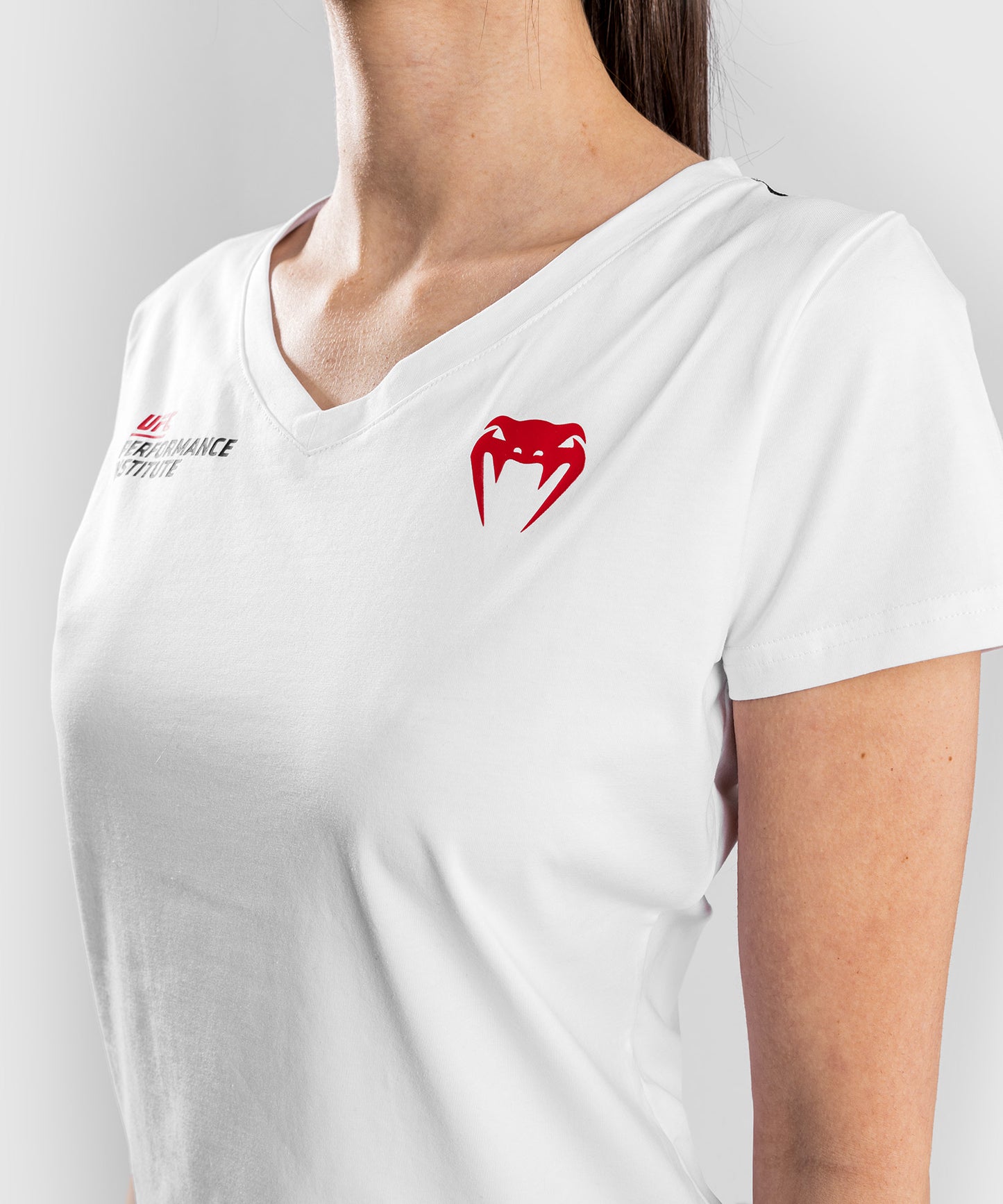 Camiseta Venum UFC Performance Institute - Para mujer - Blanco