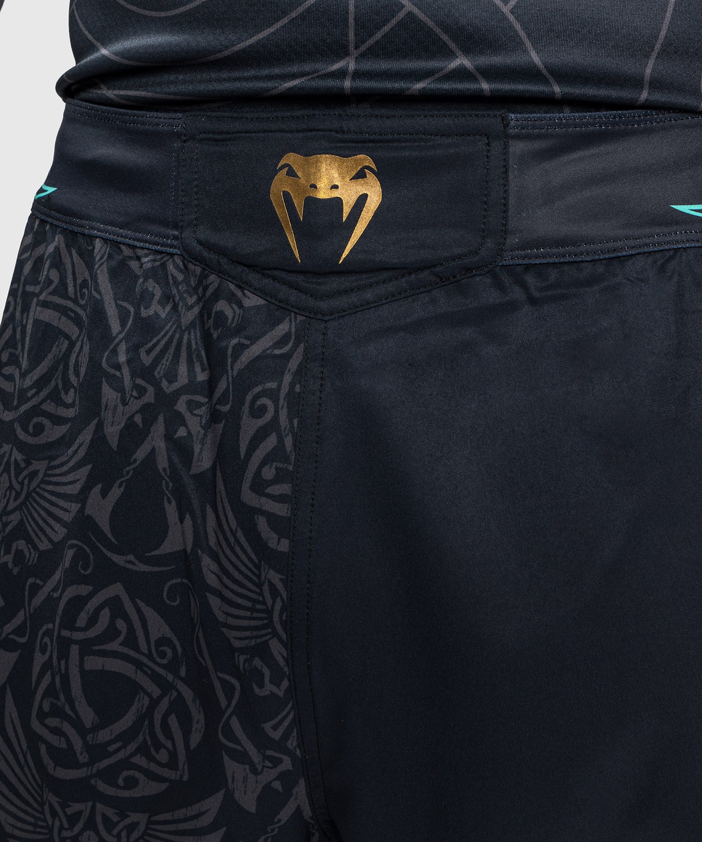 Pantalones cortos de lucha Venum Assassin's Creed Reloaded - Negro
