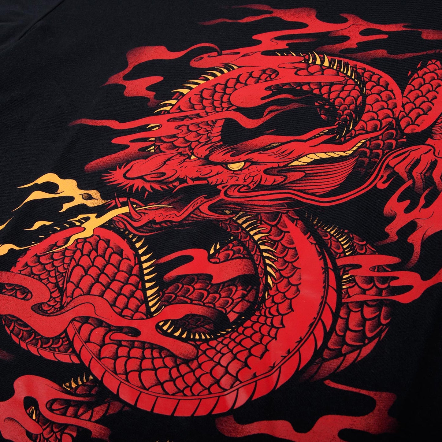 Camiseta Venum Dragon's Flight - Negro/Rojo