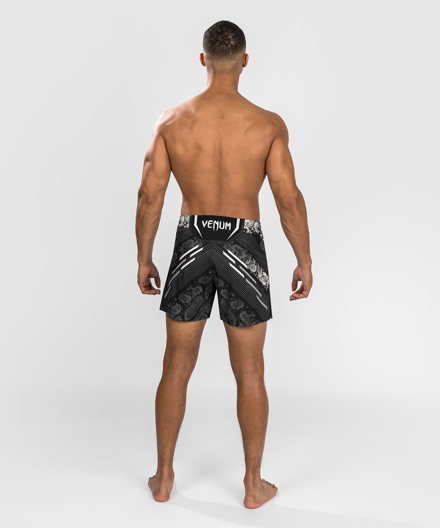 UFC Adrenaline by Venum Authentic Fight Night Pantalón corto de lucha para hombre - Corte Corto - Negro