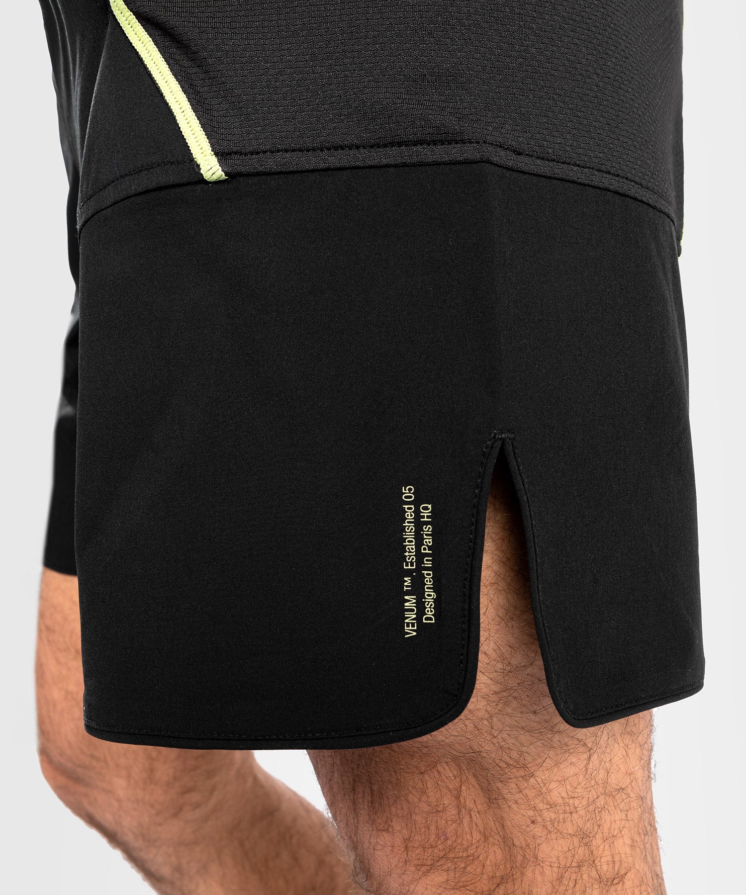 Venum Fusion 2.0 Pantalones cortos de lucha para hombre - Negro/Amaril –  Venum España