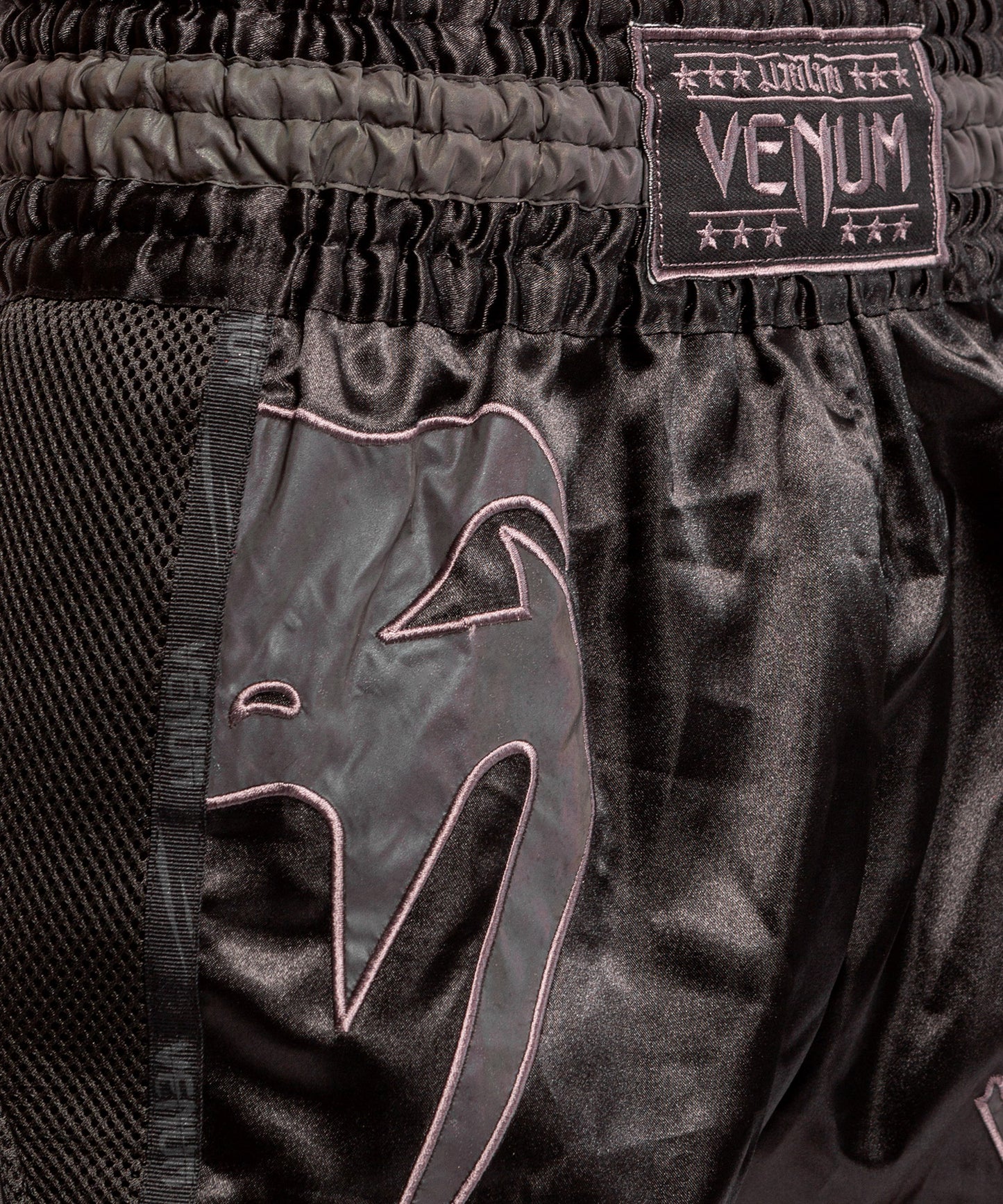 Pantalones de Muay Thai Venum Giant Glow - Negro
