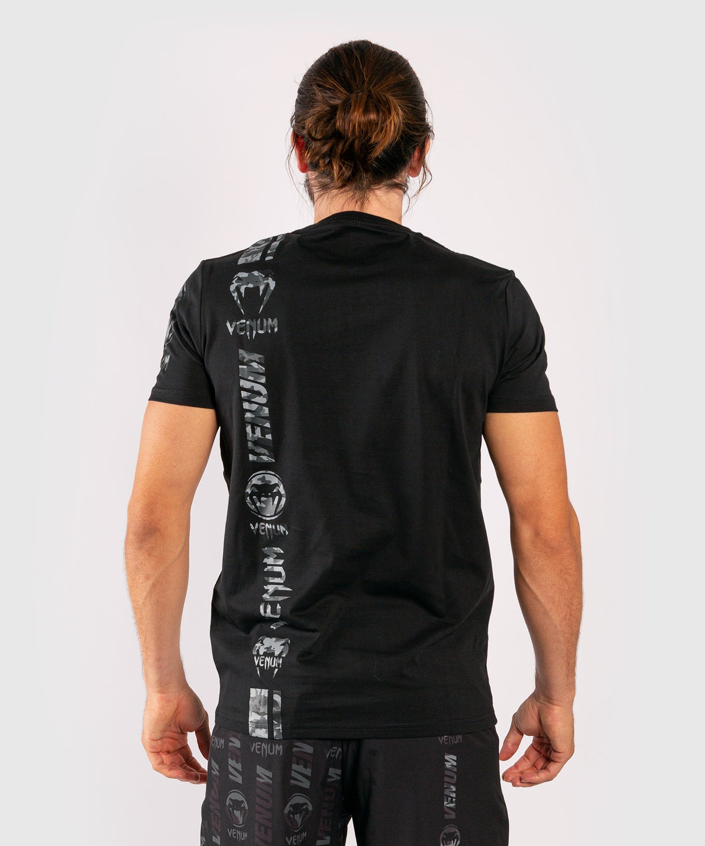 Camiseta Venum Logos - Negro/Camo Urbano