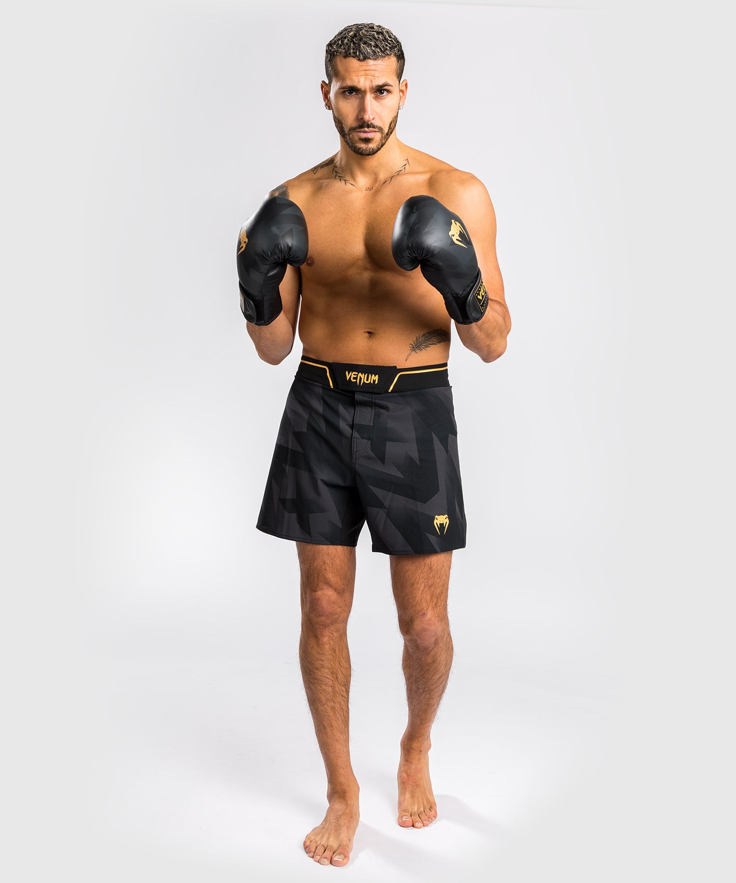 Pantalones Cortos de MMA Venum Razor - Negro/Oro