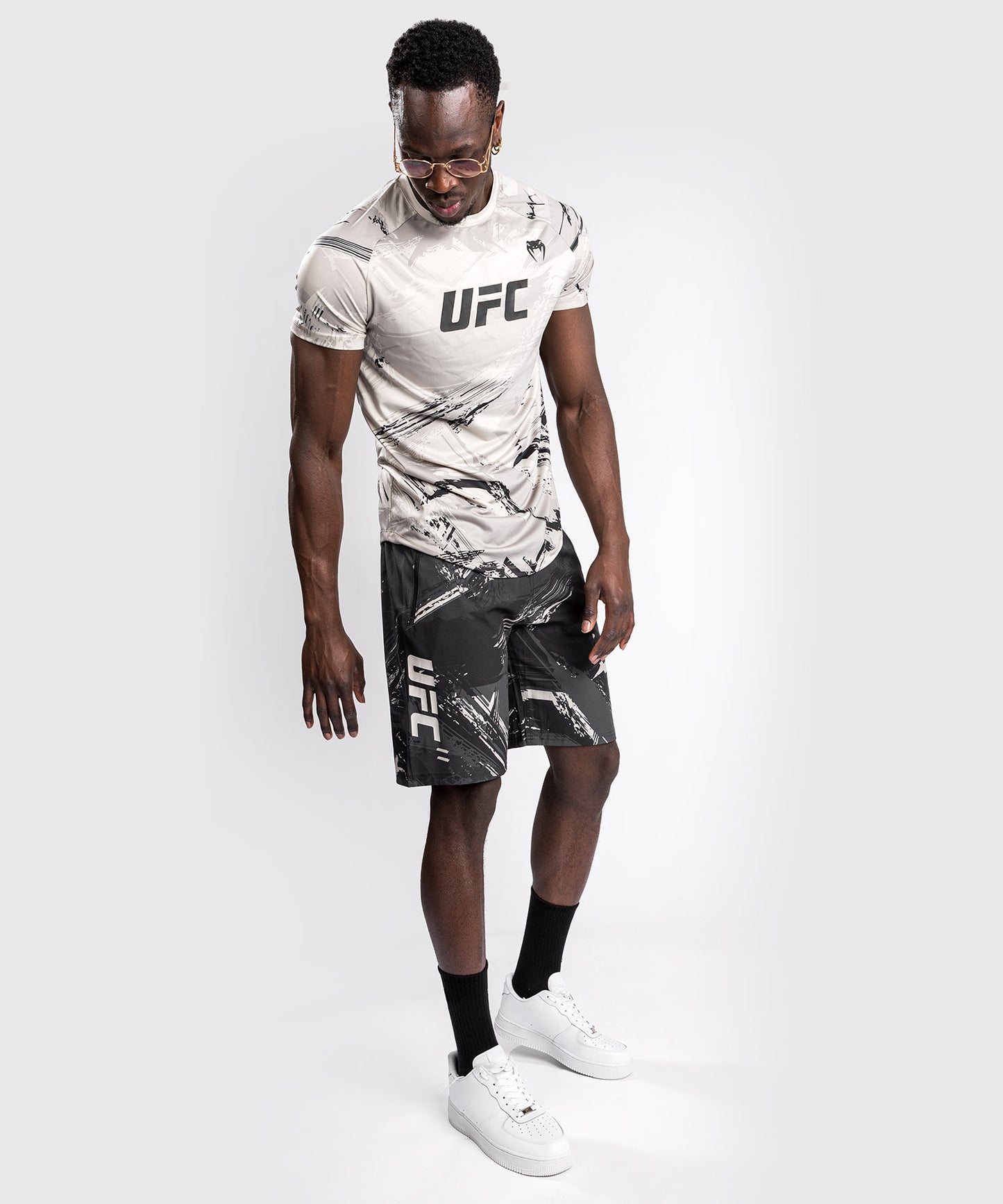 Pantalones cortos de entrenamiento UFC Venum Authentic Fight Week 2.0 - Negro/Arena