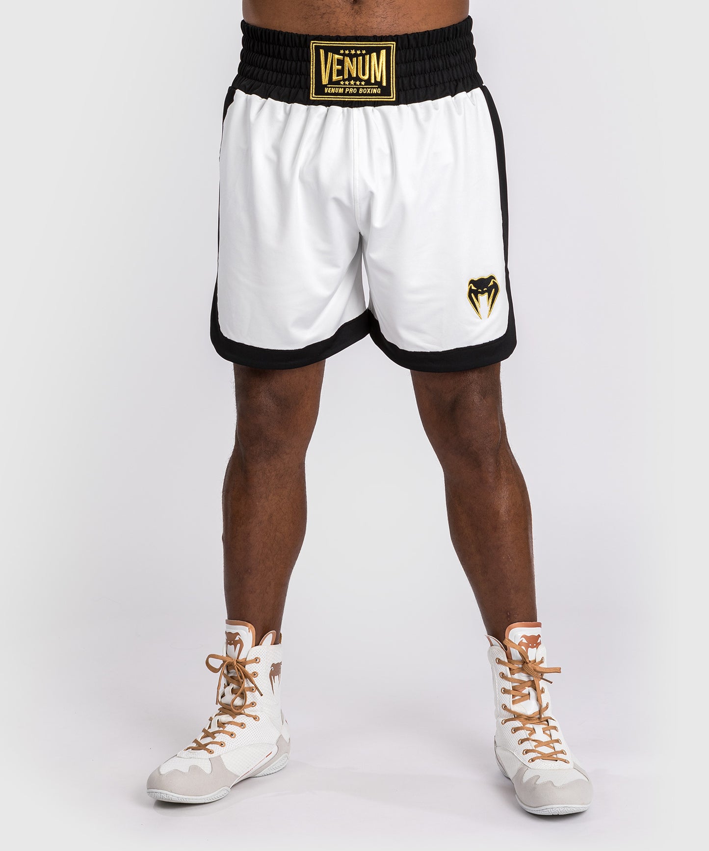 Venum Classic Boxing Shorts - Blanco/Negro
