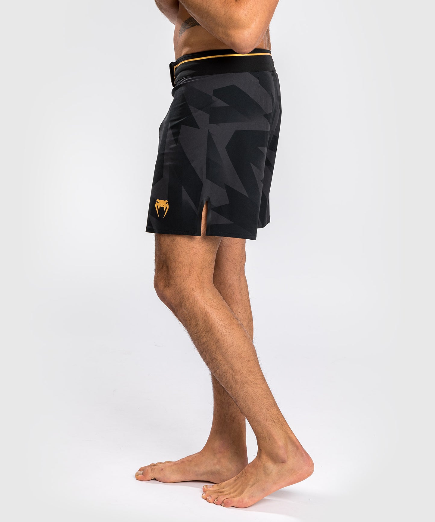 Pantalones Cortos de MMA Venum Razor - Negro/Oro