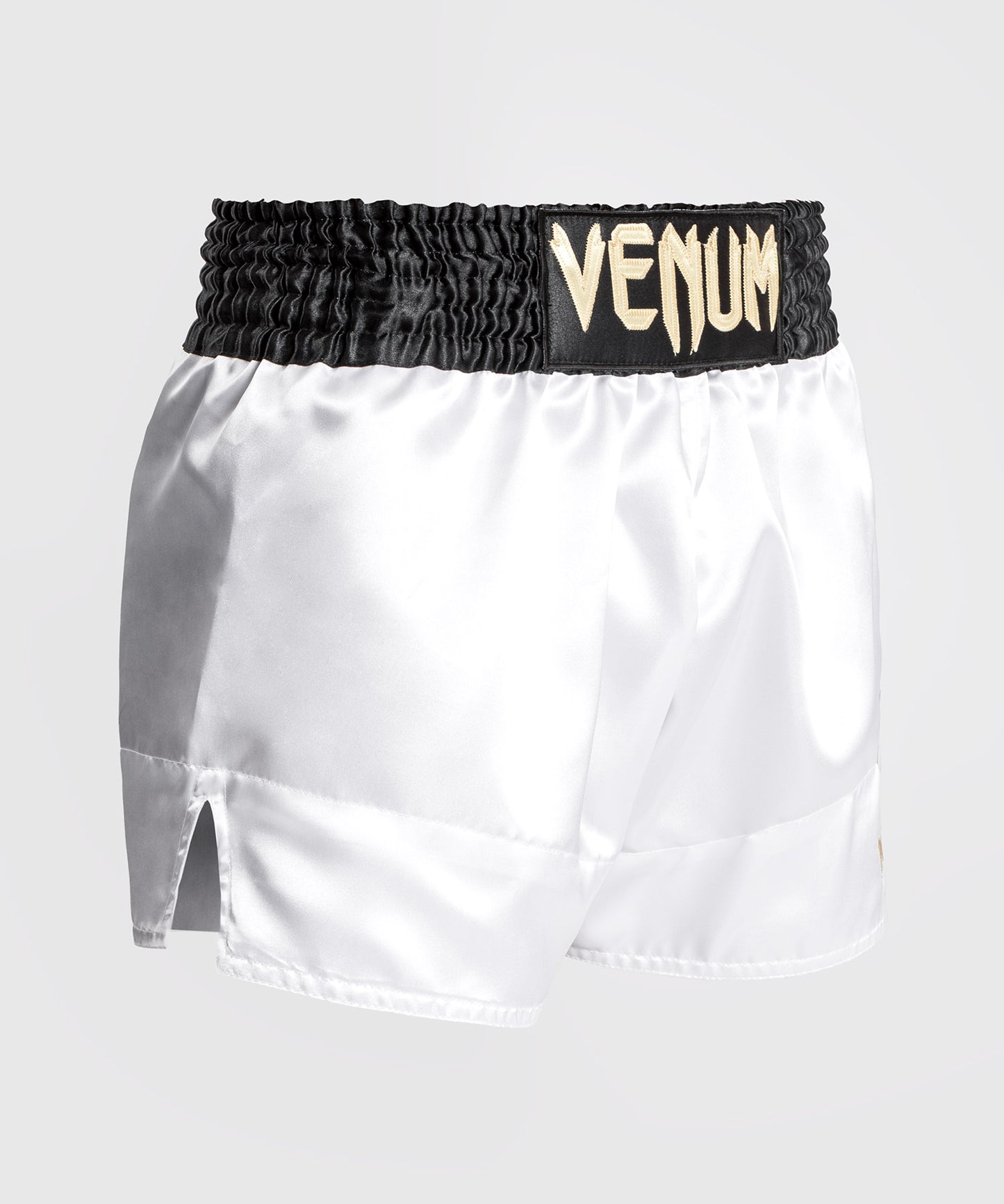 Venum Classic Muay Thai Shorts - Negro/Blanco/Oro