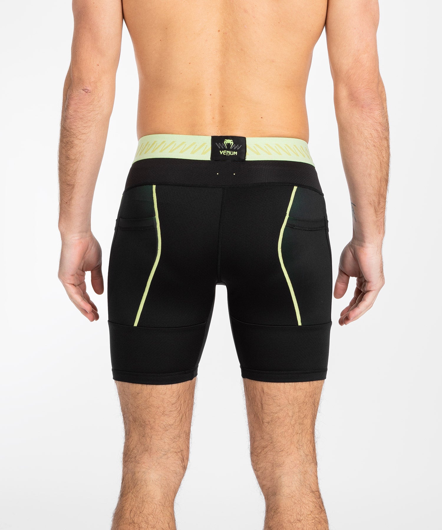 Venum Fusion 2.0 Pantalones cortos de lucha para hombre - Negro/Amarillo