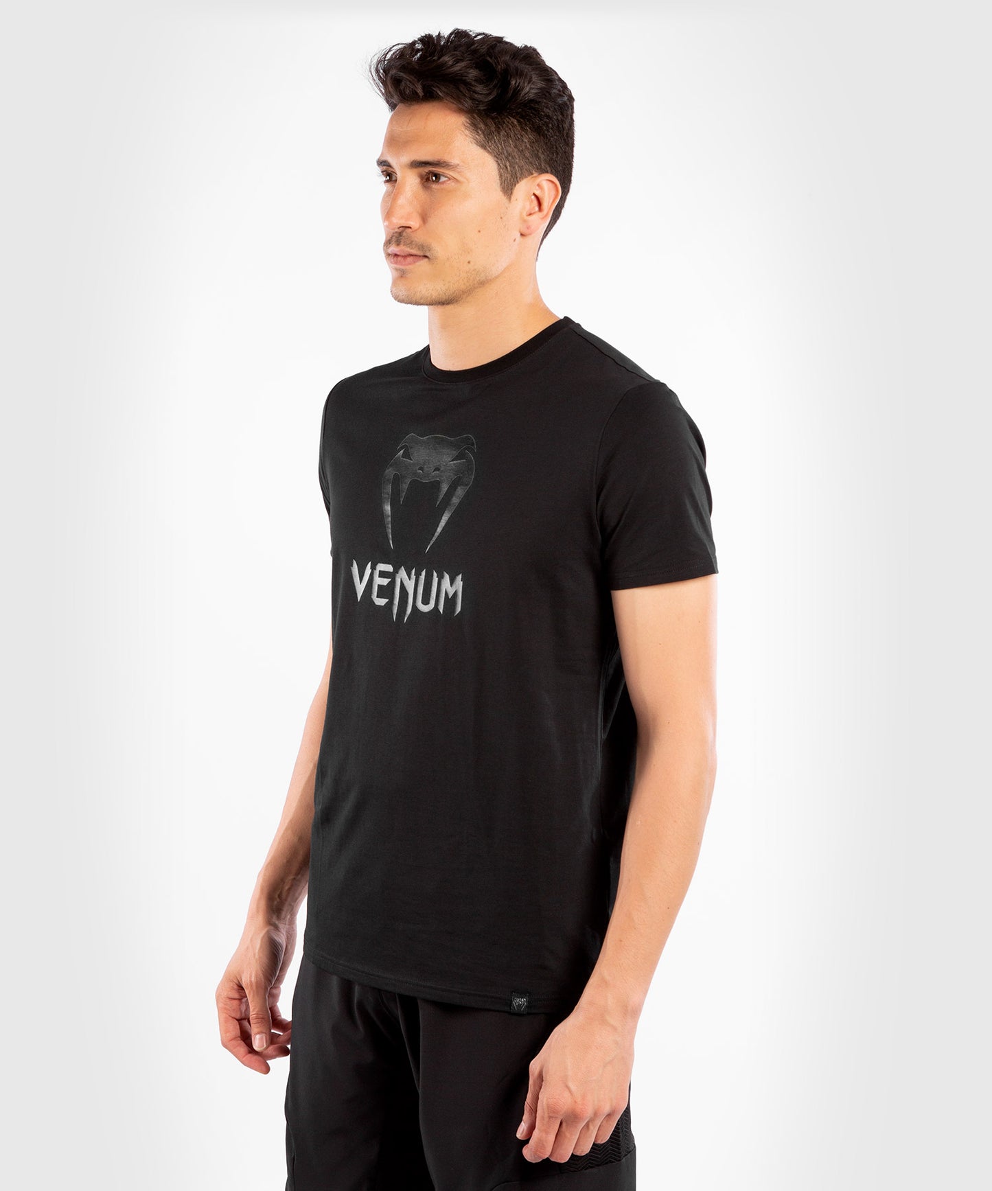 Camiseta Venum Classic – Negro/Negro